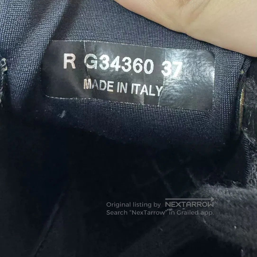 Chanel Chanel Black Gold Logo Sneakers. Size US 6 / IT 36 - 7 Thumbnail