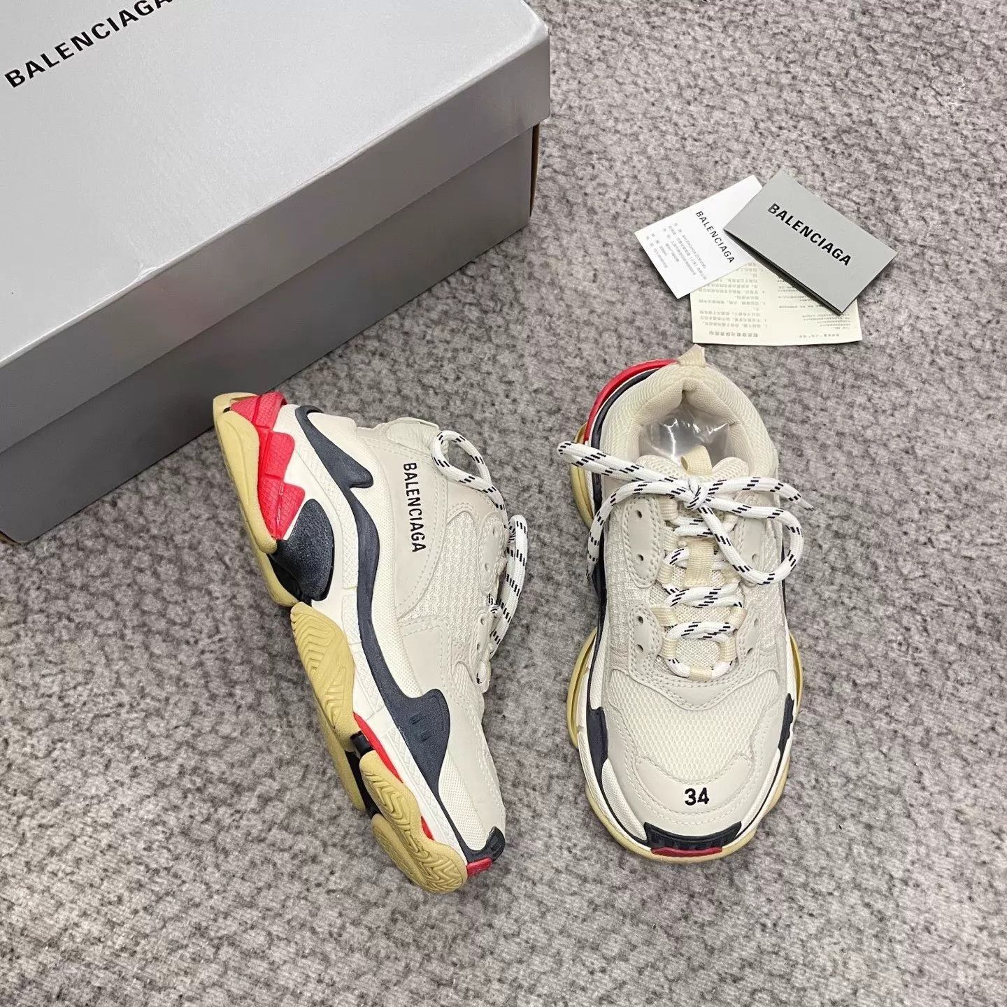 Balenciaga Balenciaga classic white women's 34 dad shoe Size US 4 / IT 34 - 3 Thumbnail