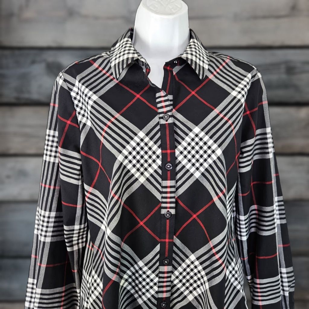 Vintage **Foxcroft Women's Wrinkle-Free Button-Up Top Size 8 Black Plaid** User: Foxcroft Women's Wrinkle-Free Button-Up Top Size 8 Black Plaid Size M / US 6-8 / IT 42-44 - 1 Thumbnail