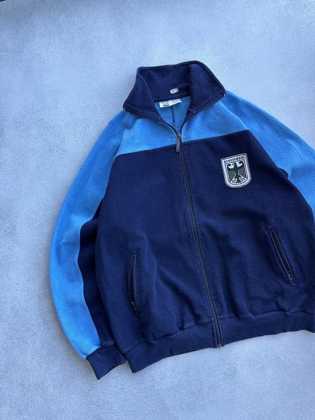 Vintage Vintage Trigema Bundeswehr Germany 90s Military Track Jacket Size US M / EU 48-50 / 2 - 3 Thumbnail