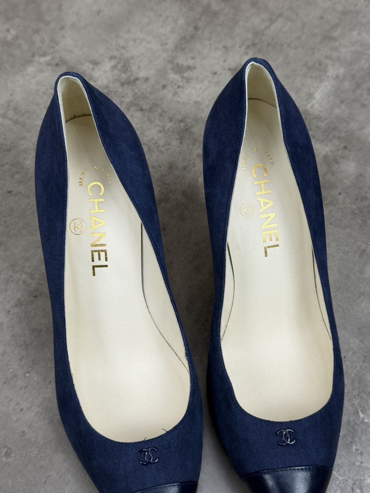 Chanel Chanel CC Blue Suede Cap Toe Heels Pumps Size 38 C Size US 8 / IT 38 - 6 Thumbnail