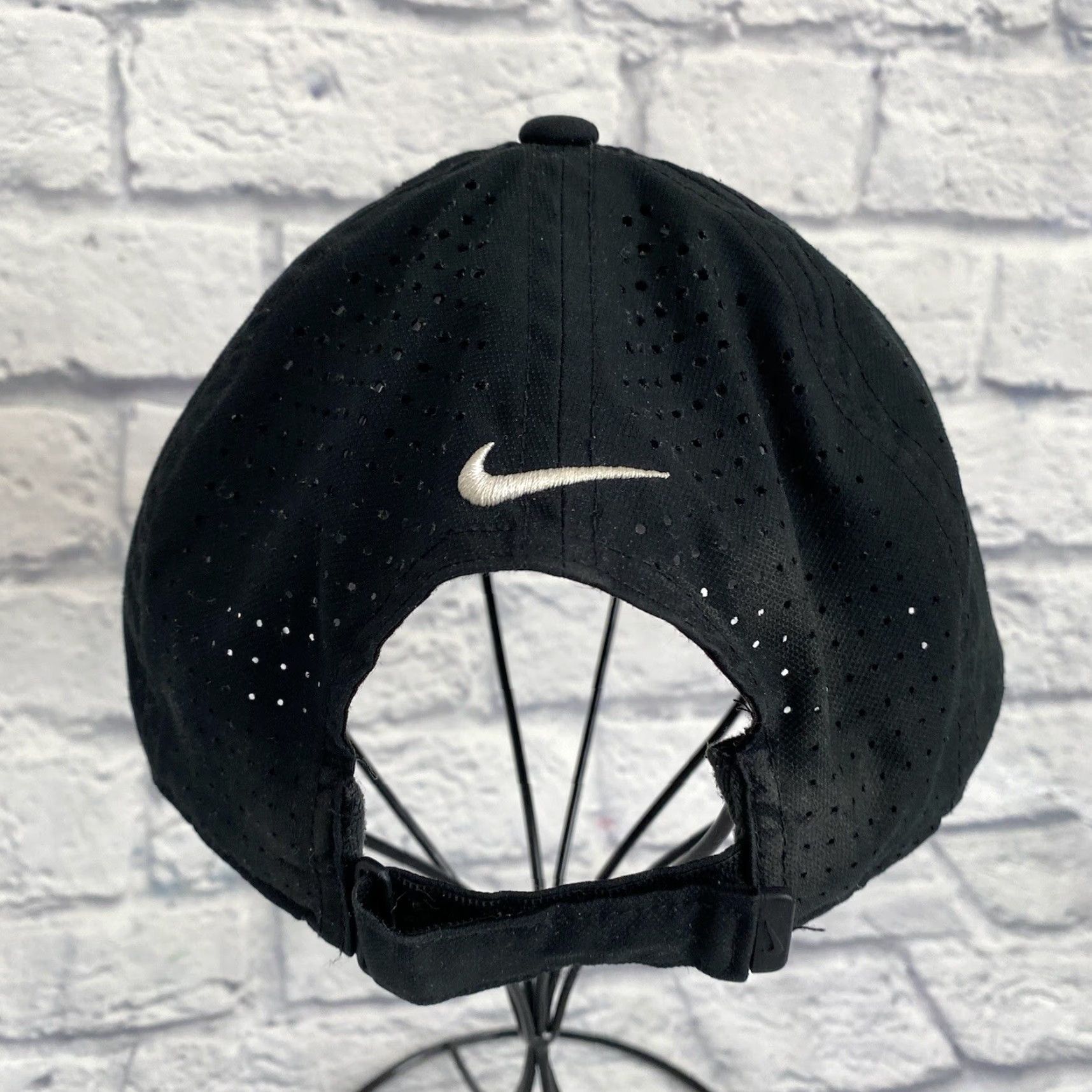 Nike Nike Baseball Golf Hat Strapback Adjustable Embroidered Swoosh Vented Black Hat Size ONE SIZE - 5 Thumbnail
