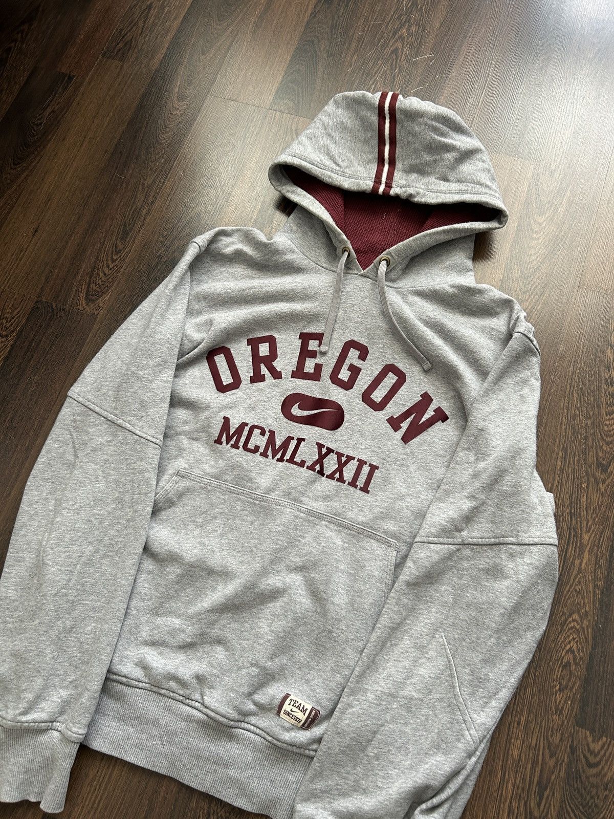 Nike × Vintage 🗿 NIKE TEAM OREGON CENTRAL SWOOSH SPELLOUT LOGO HOODIE Y2K Size US L / EU 52-54 / 3 - 4 Thumbnail