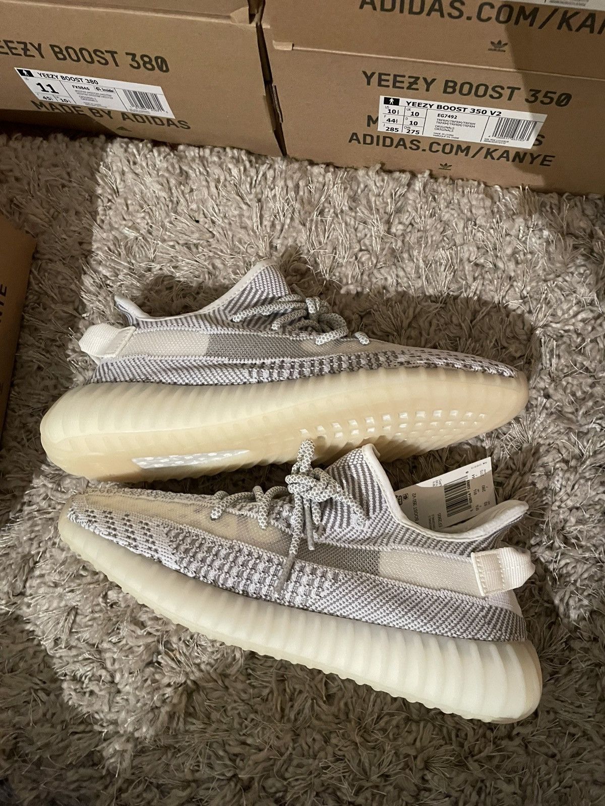 Yeezy Yeezy 350 V2 Static Non-Reflective Size US 10 / EU 43 - 2 Thumbnail