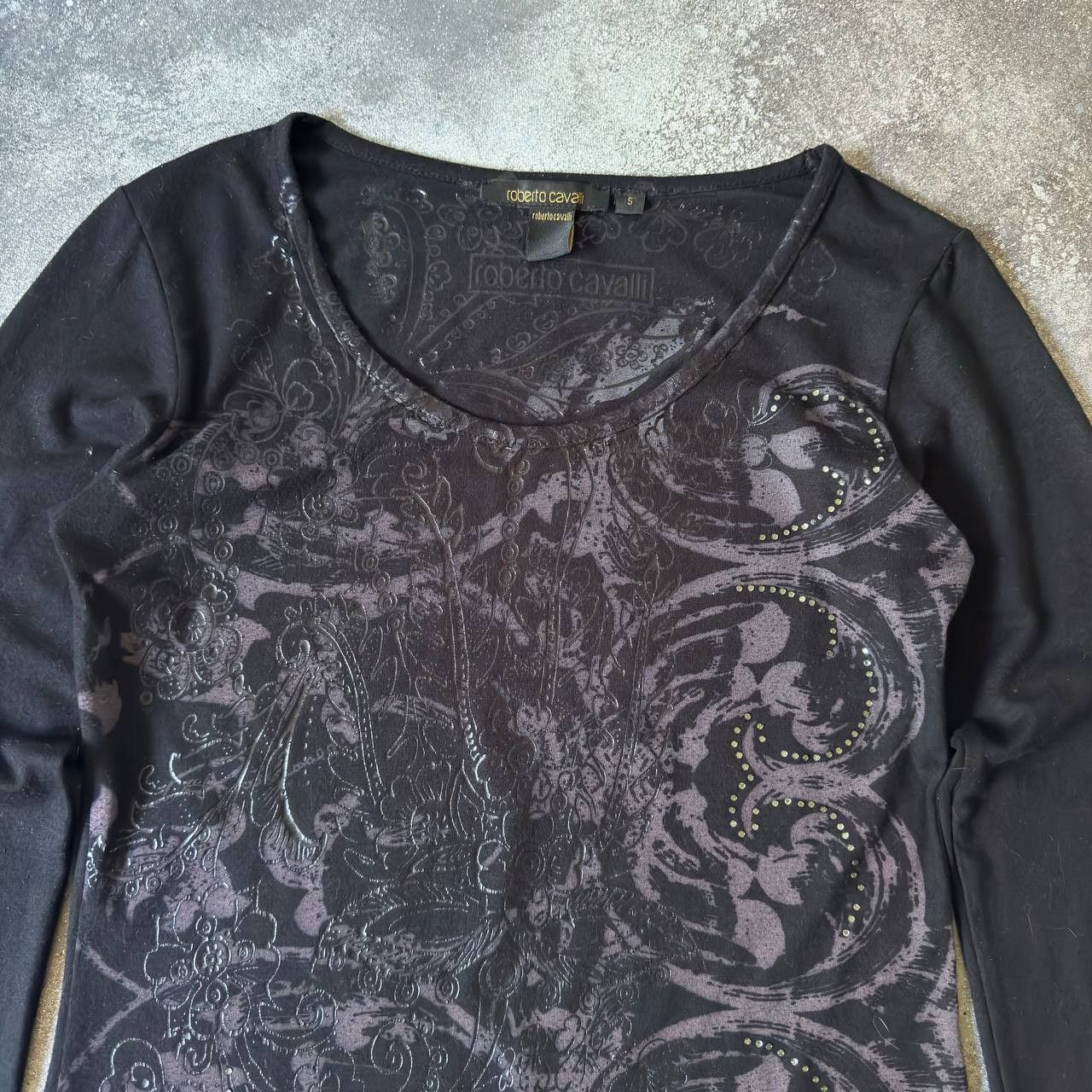Roberto Cavalli Roberto Cavalli Vintage Gothic Long Sleeve Top Size S / US 4 / IT 40 - 2 Thumbnail