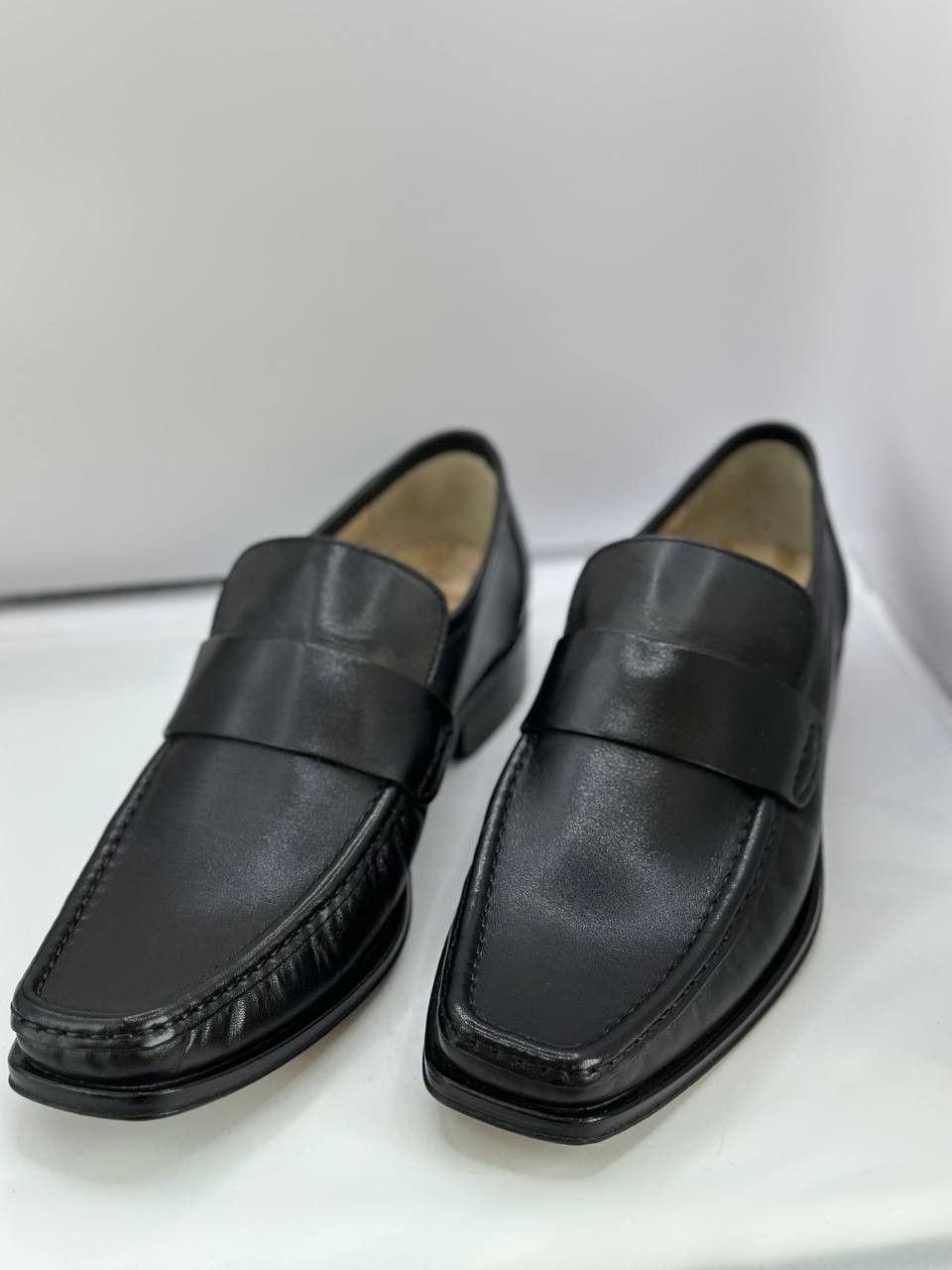 Loake Loake Design TS Cuba 2251 Black Leather Apron Toe Loafers Size US 8 / EU 41 - 1 Thumbnail