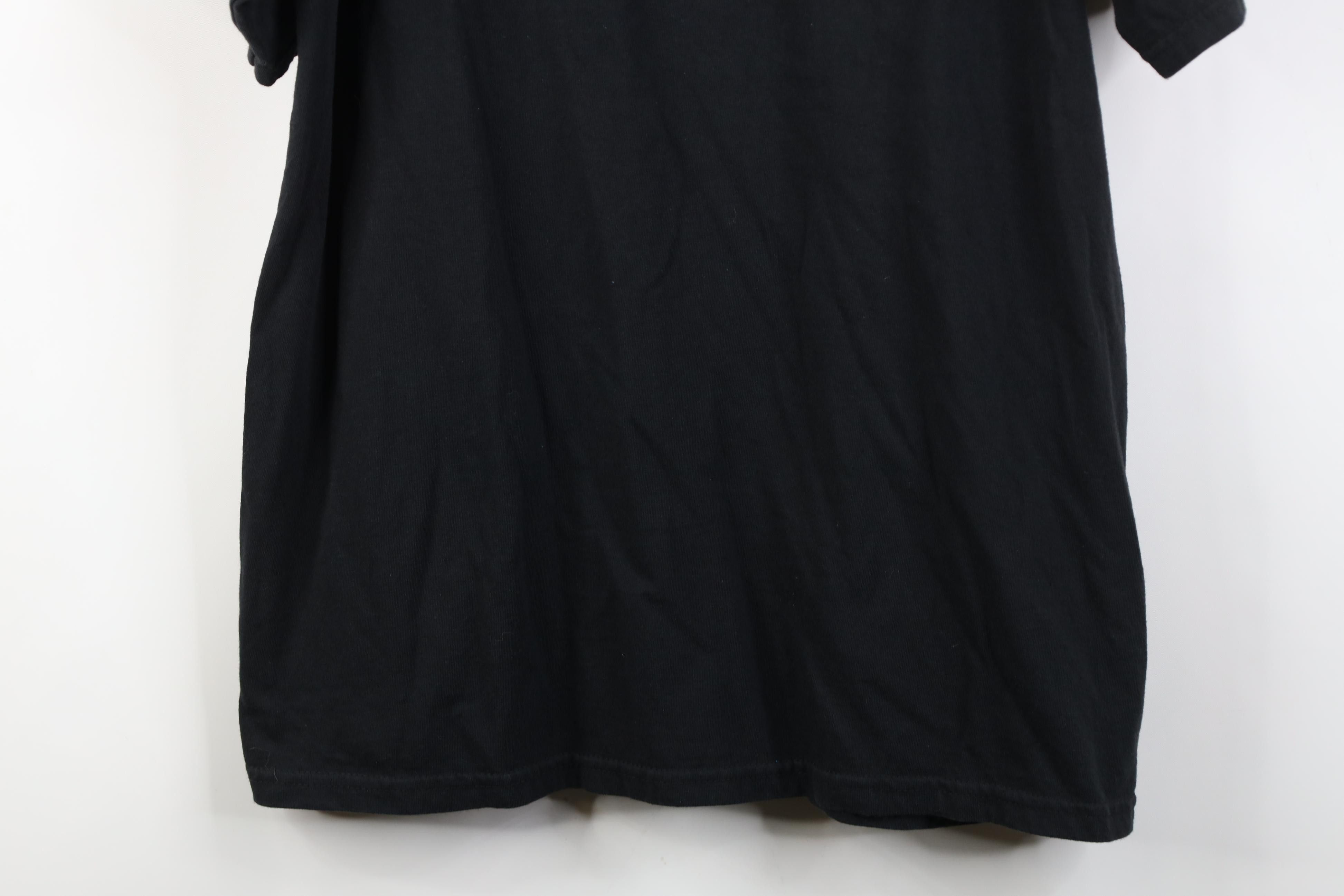 Vintage Vintage 90s Streetwear Manitoba Canada Polar Bear T-Shirt Size US L / EU 52-54 / 3 - 3 Thumbnail