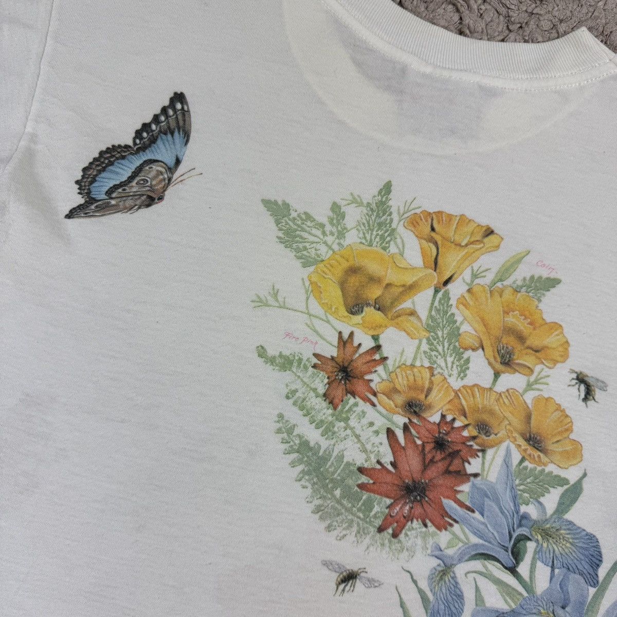 Vintage Vintage 90’s Floral and Butterfly Victoria Canada T-shirt Size US S / EU 44-46 / 1 - 11 Thumbnail