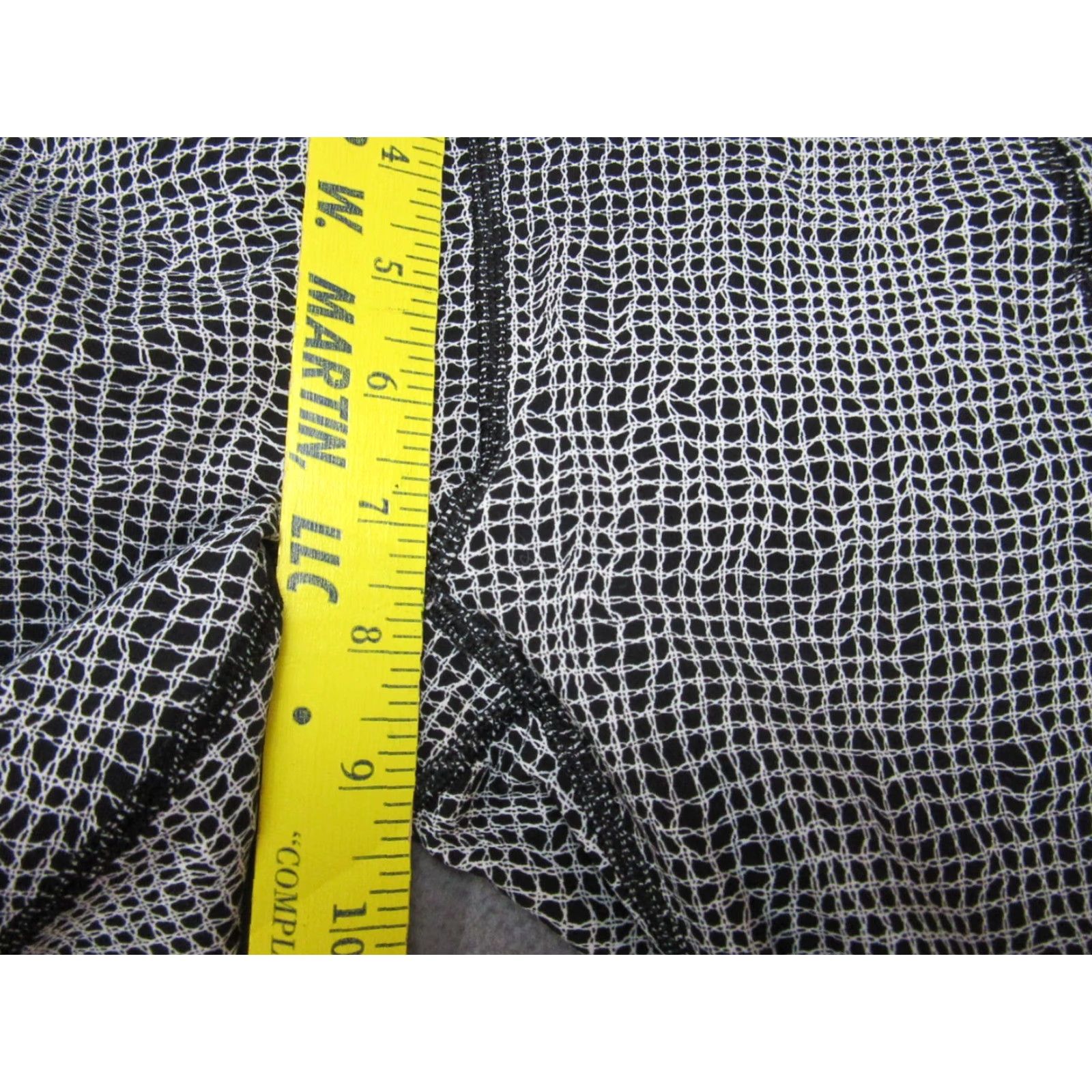 Lululemon Lululemon Leggings Womens 4 Black White Low Rise High Waist Running Gym Wear Shirt? Size 27" / US 4 / IT 40 - 5 Thumbnail