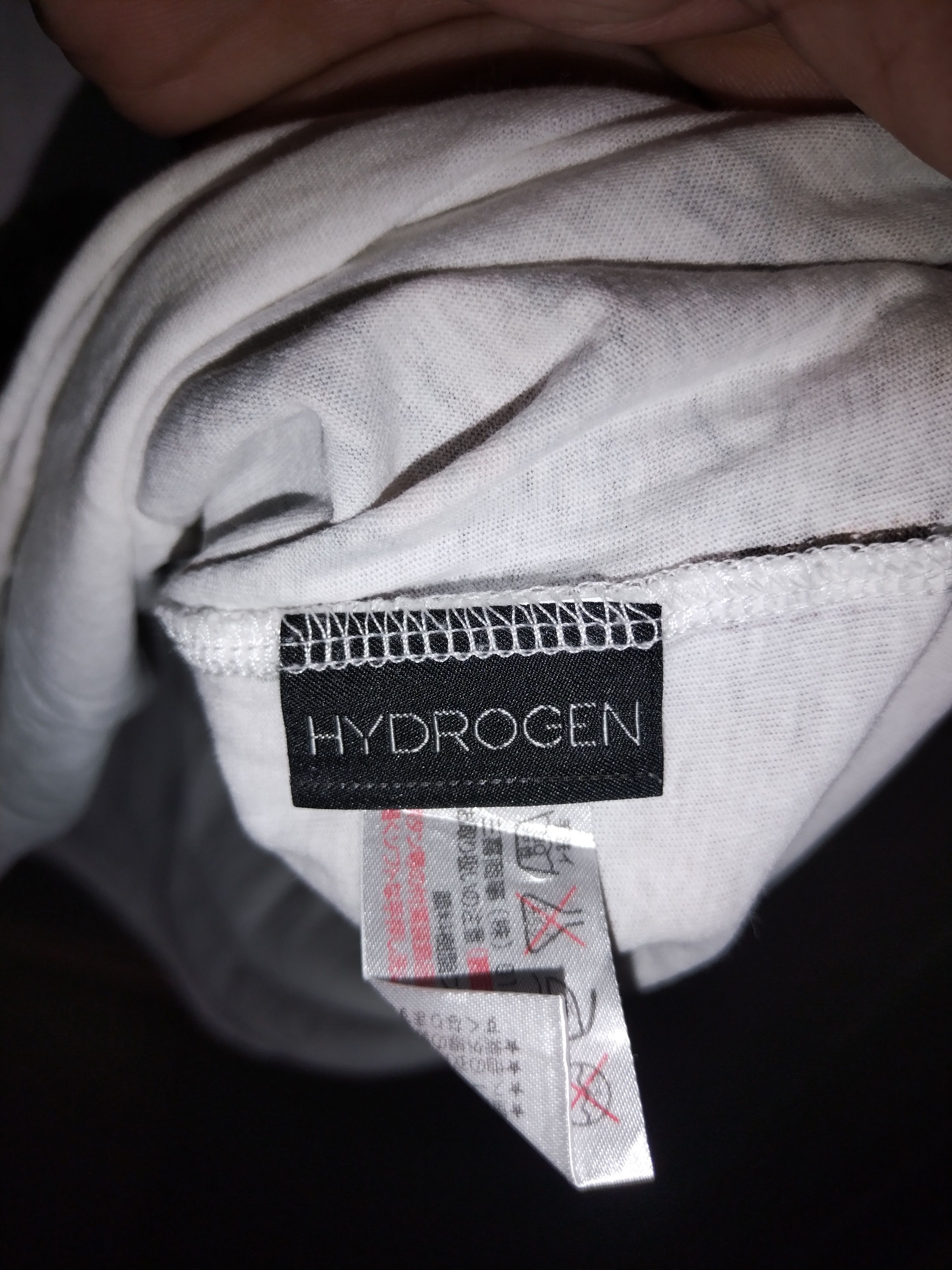 HYDROGEN Vintage Hydrogen V Neck 90s Tshirt Size US L / EU 52-54 / 3 - 6 Thumbnail