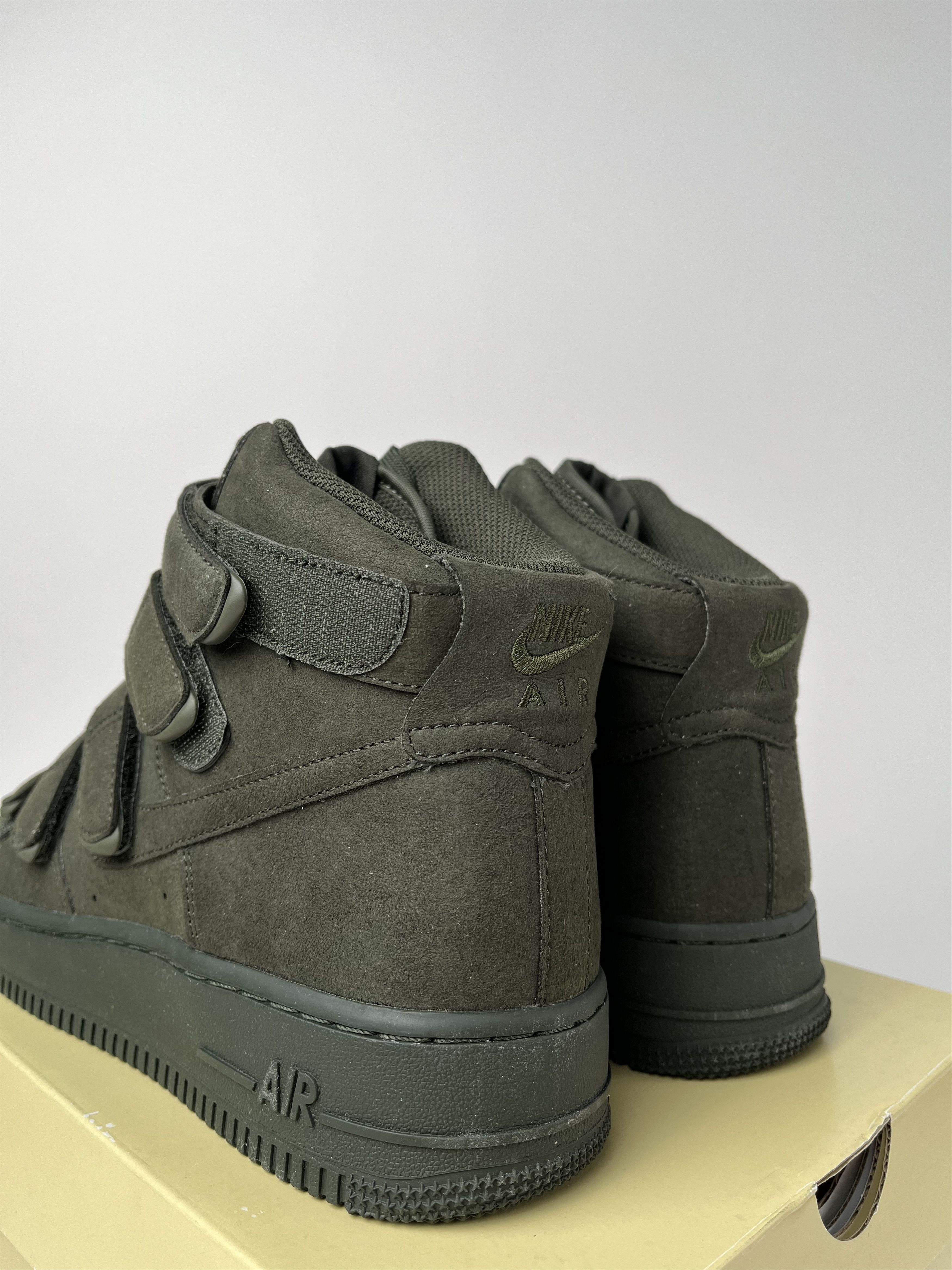 Billie Eilish × Nike High-top sneakers Nike x Billie Eilish Air Force 1 High '07 Size US 8.5 / EU 41-42 - 3 Thumbnail