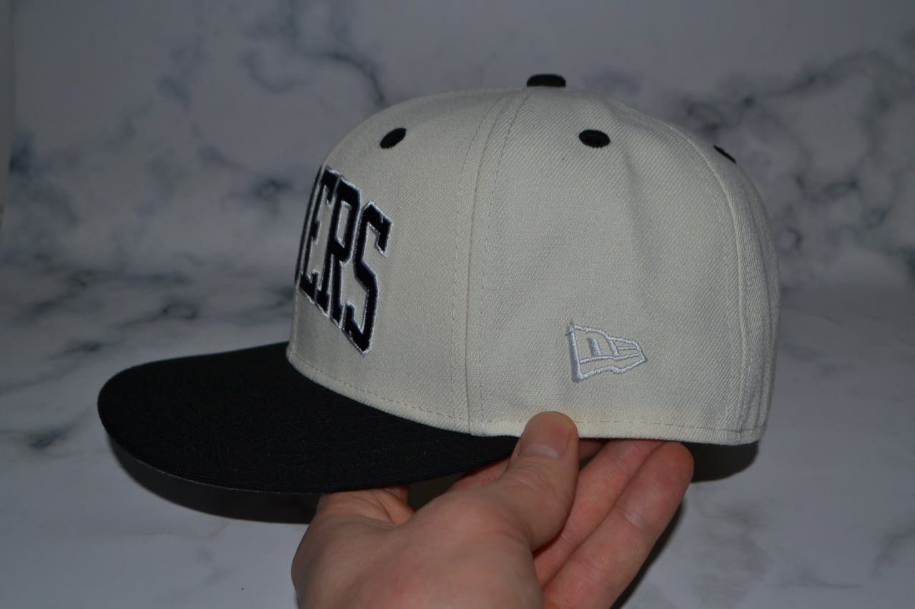 NFL New Era Raiders Las Vegas White and Black Snapback Hat Cap Size ONE SIZE - 4 Thumbnail