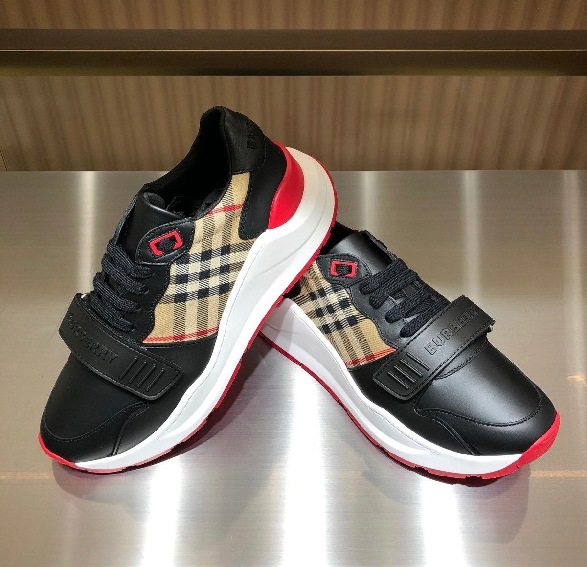 Burberry Burberry Classic Check Sneakers Size 35 Size US 4 / IT 34 - 1 Thumbnail