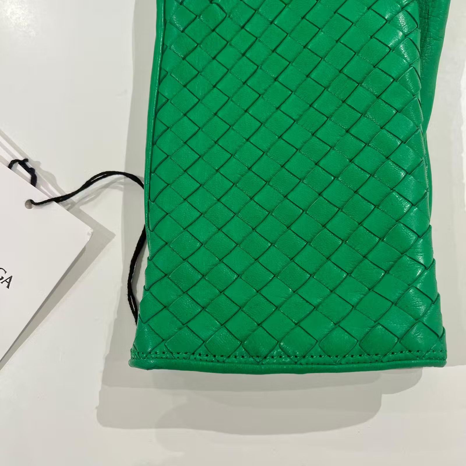 Bottega Veneta Bottega Veneta intrecciato Leather Gloves in Green Size:9.5 Size ONE SIZE - 3 Thumbnail