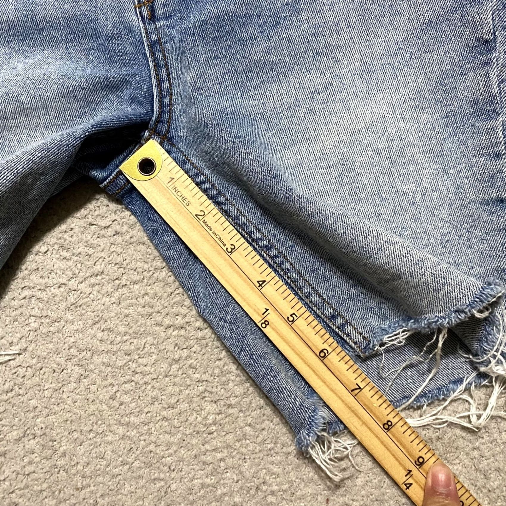 Free People Free People Blue Denim 27 Jean Shorts Bermuda Cut-Off Inseam 6" Womens Regular XS-26? Actually size 26. Size 26" / US 2 / IT 38 - 7 Thumbnail