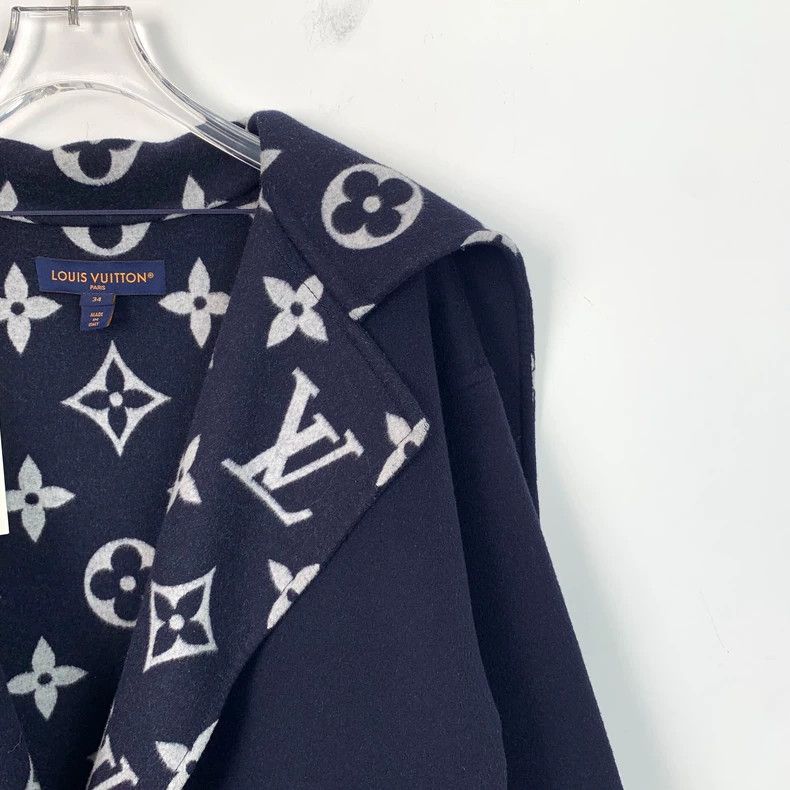Louis Vuitton Louis Vuitton 23 blue presbyopic full print wrap coat Size XXS / US 00 / IT 34 - 3 Thumbnail