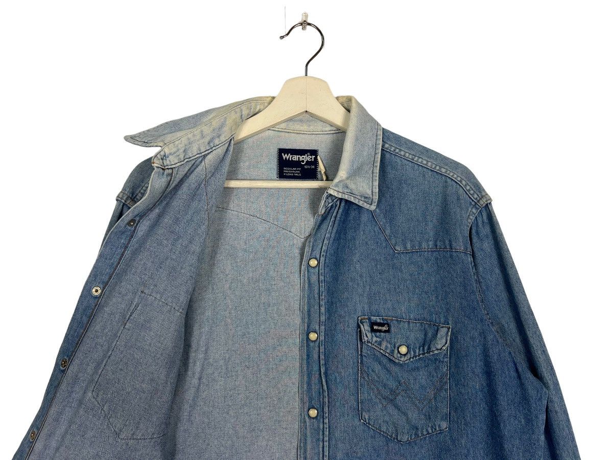 Vintage × Wrangler 🔥 VINTAGE WRANGLER CAMBREY SNAP BUTTON SHIRT MADE IN USA Size US L / EU 52-54 / 3 - 12 Thumbnail