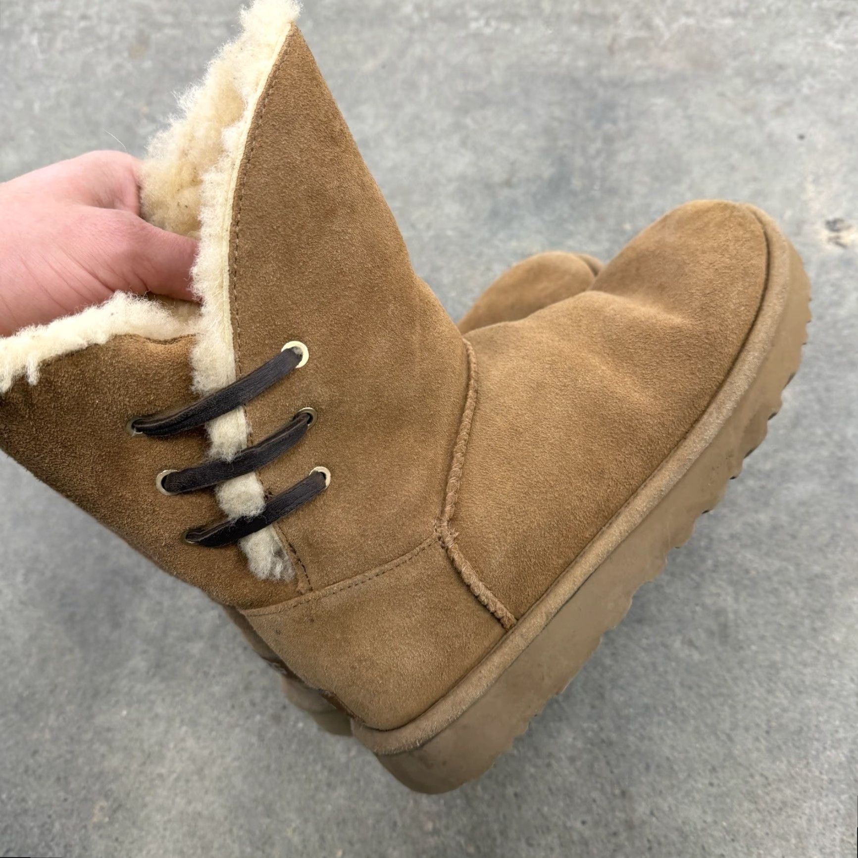 Ugg UGG Boots Constantine Womens 8 Chestnut Suede Leather Sheepskin Winter 1018629 Boots Womens 8 Chestnut Suede Leather Sheepskin Winter 1018629 Size US 8 / IT 38 - 5 Thumbnail