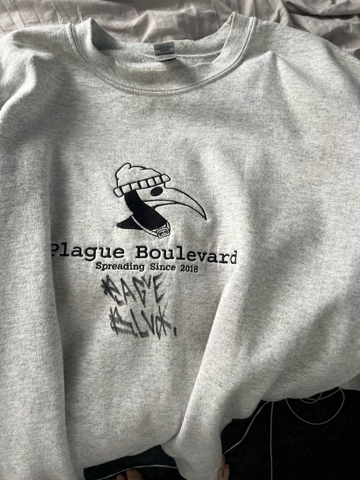 Plague Boulevard Signed OG 2019 Plague Blvd sweater Size US L / EU 52-54 / 3 - 1 Thumbnail