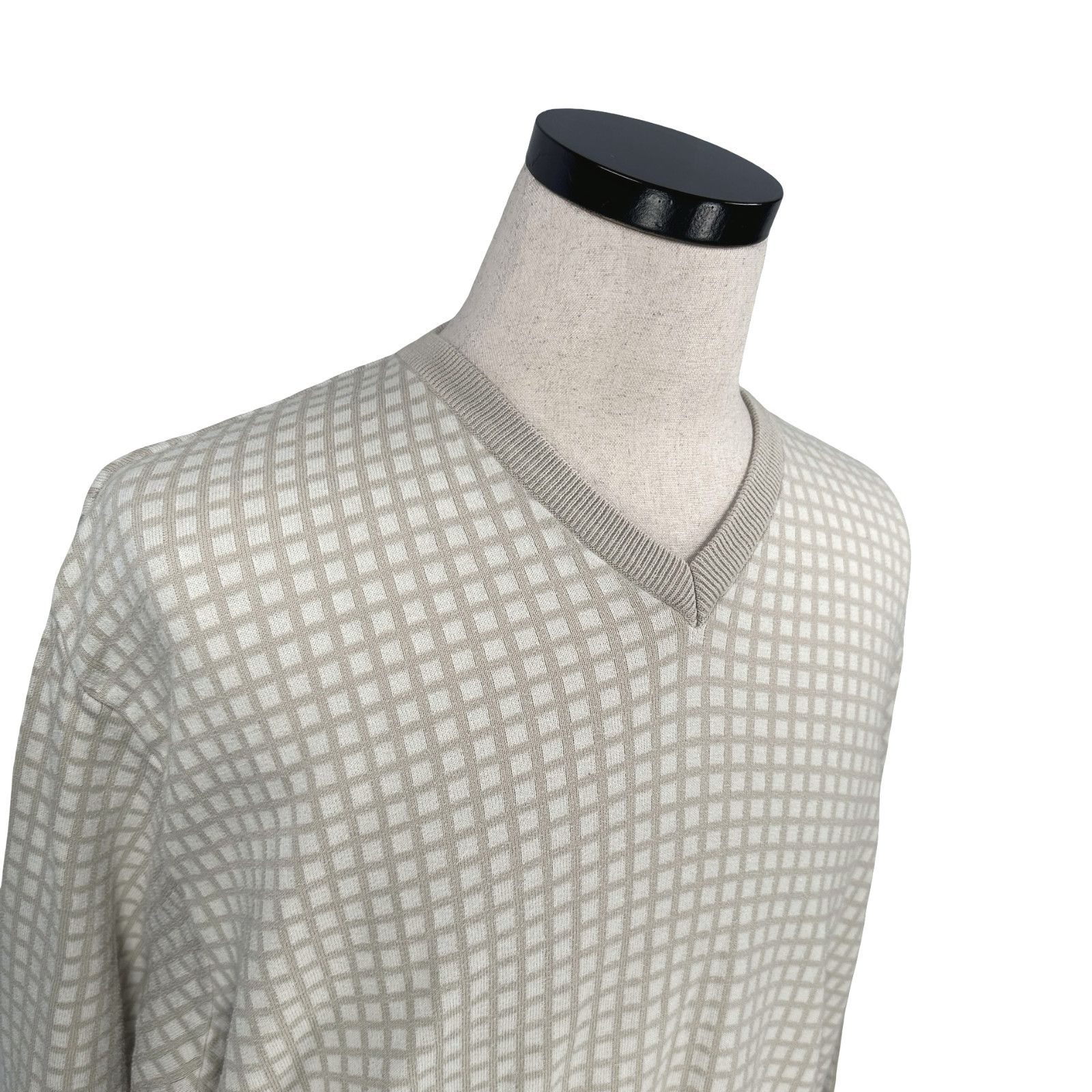 Hugo Boss Hugo Boss Golf Sweater Men’s XL Beige White Grid Knit V-Neck Size US XL / EU 56 / 4 - 2 Thumbnail