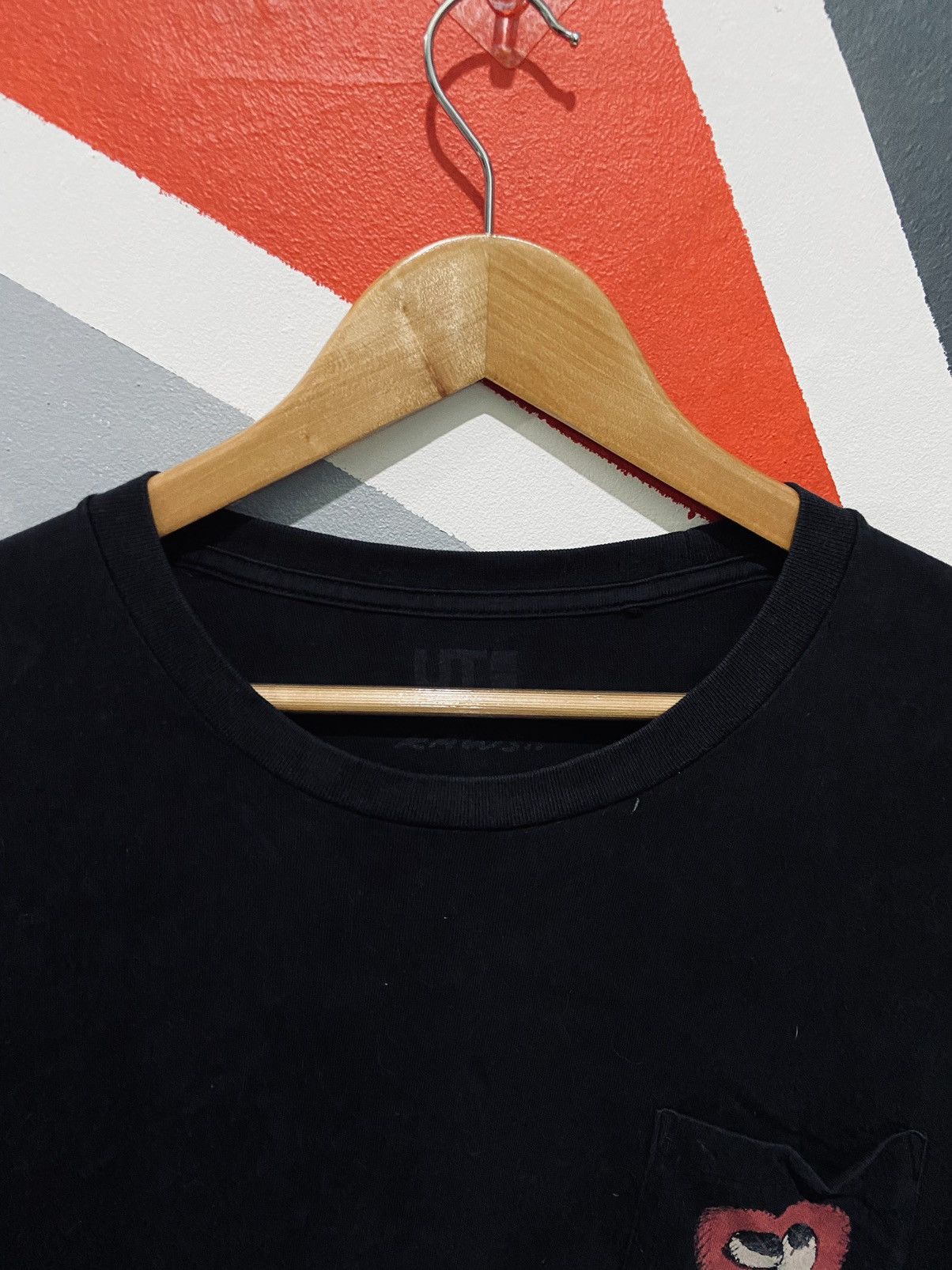 Kaws × Uniqlo Kaws X Uniqlo Short Sleeve Tee Size US L / EU 52-54 / 3 - 4 Thumbnail