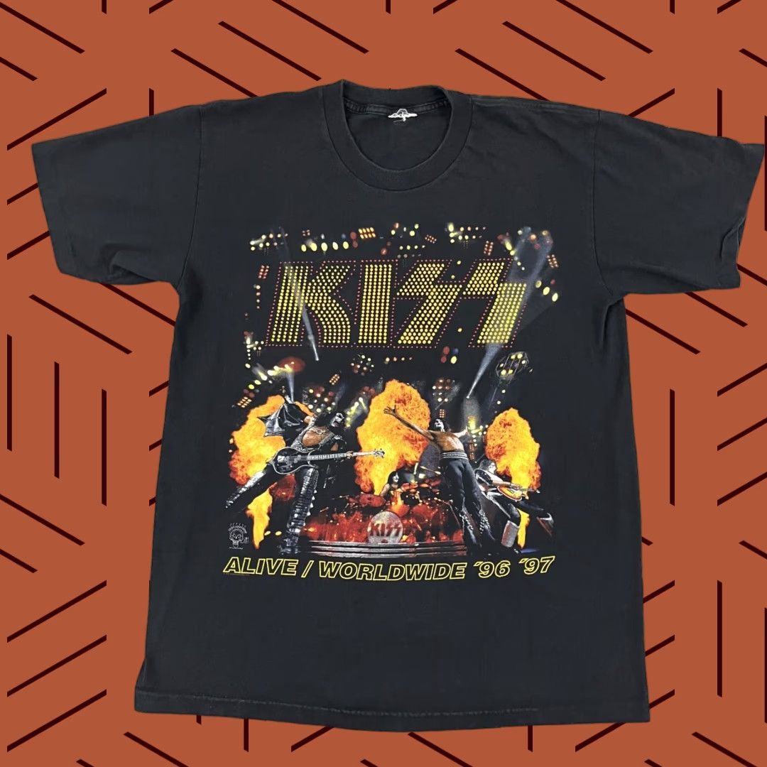 Vintage VINTAGE Kiss Shirt Mens L Graphic Tee Black Alive Worldwide 1996 1997 Concert Tour USA 90s Mens Size US L / EU 52-54 / 3 - 1 Thumbnail