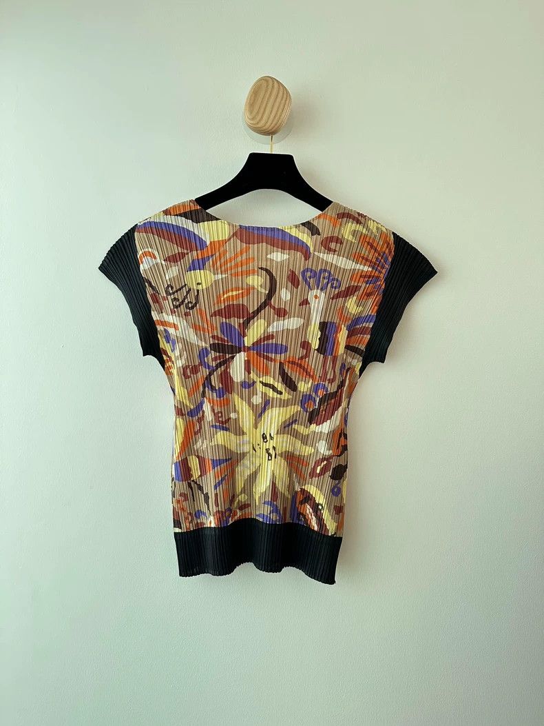 Issey Miyake Issey Miyake size:3 A brownish-yellow Mexican music top Size S / US 4 / IT 40 - 5 Thumbnail