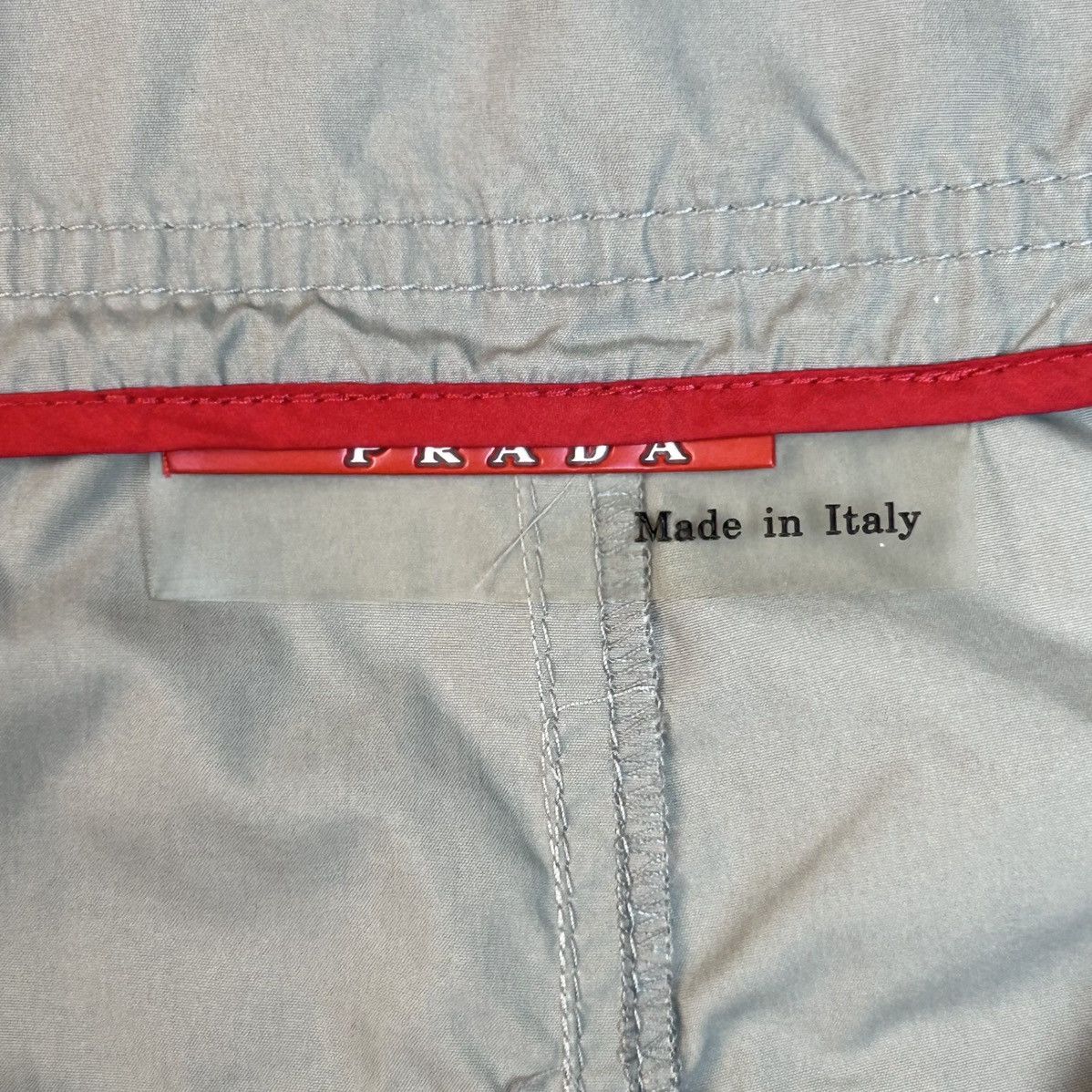 Prada Prada Vintage Nylon Cargo Zip Pockets Gray Tab Shorts Size US 30 / EU 46 - 10 Thumbnail