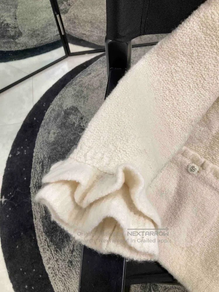 Chanel Chanel Two-pocket sweater with milky white flowers Size XS / US 0-2 / IT 36-38 - 4 Thumbnail