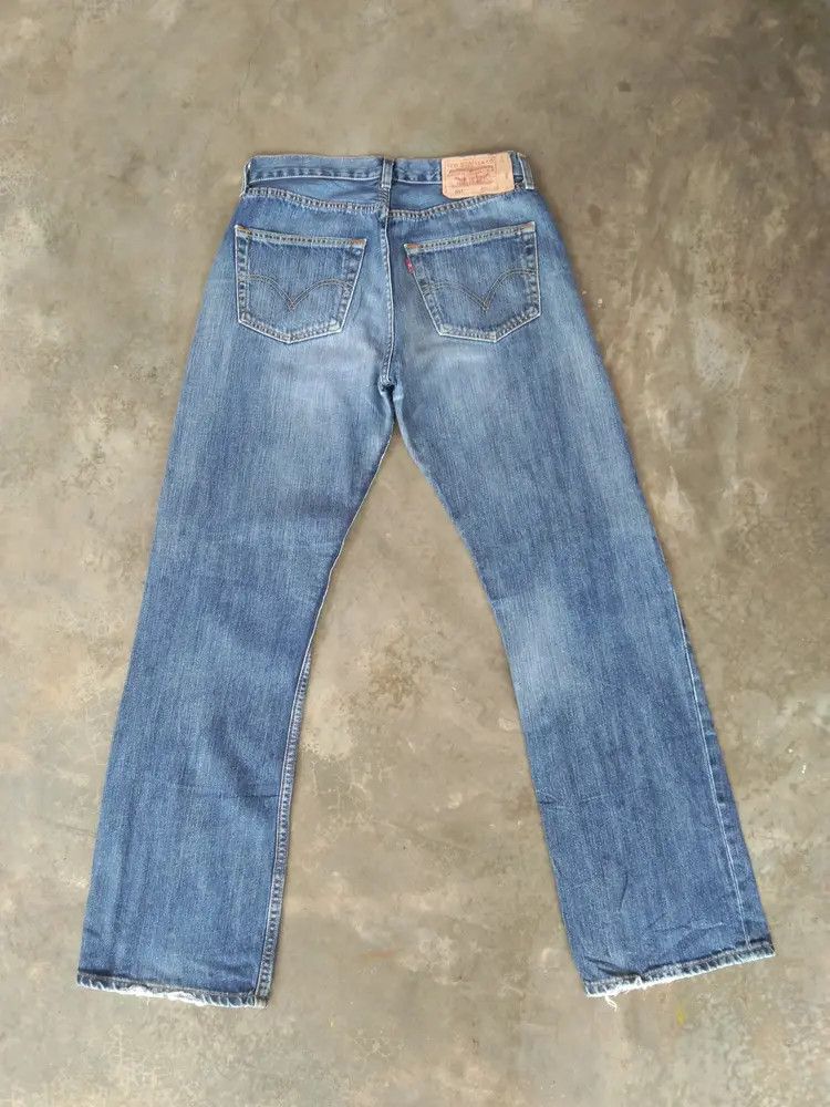 Levi's Vintage Levi's 501 Faded Blue Distressed Jeans 31x32 Size US 31 - 2 Thumbnail