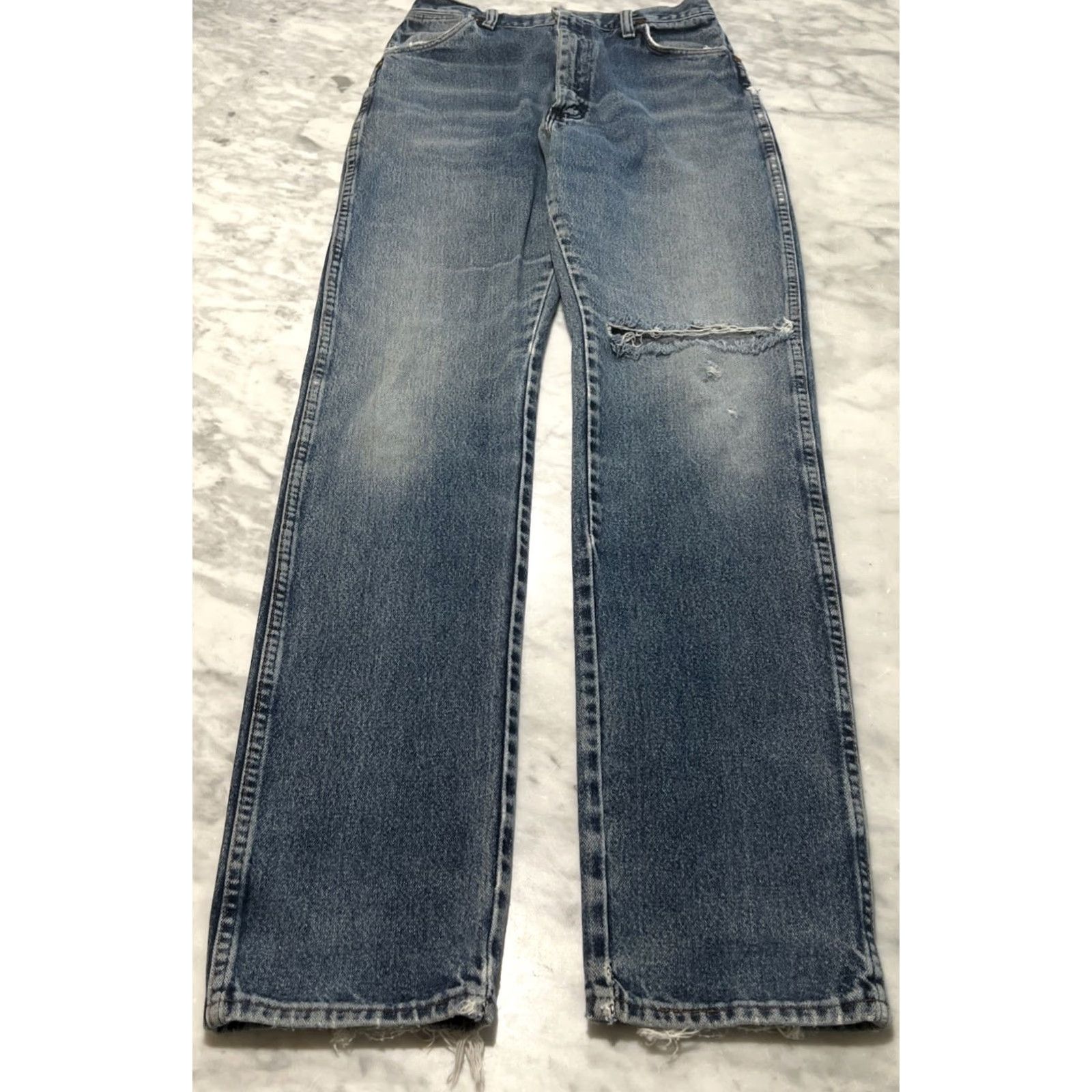 Wrangler VINTAGE Wrangler Jeans Women’s 11x36 (28x34) Thrashed Holes Straight Made USA Jeans Womens 1990s Blue Cotton Grunge Casual Boys Girls Mens Size 32" / US 10 / IT 46 - 3 Thumbnail