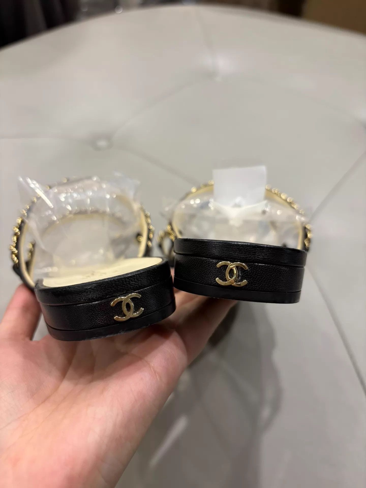 Chanel Chanel Black Leather Chain Sandal 38 (99 New) Size US 7.5 / IT 37.5 - 6 Thumbnail