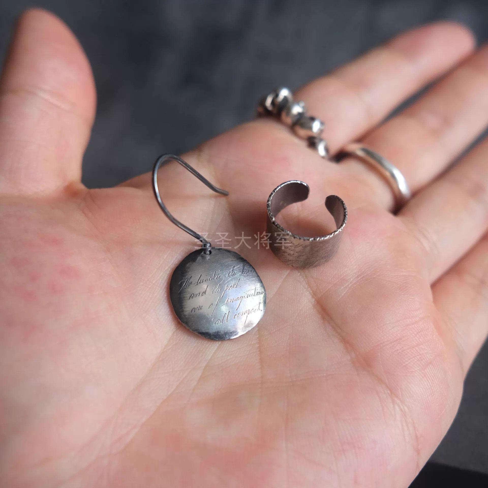 DETAJ Detaj Uma Wang Luna Shakespeare Poem Earrings Small Size ONE SIZE - 8 Thumbnail