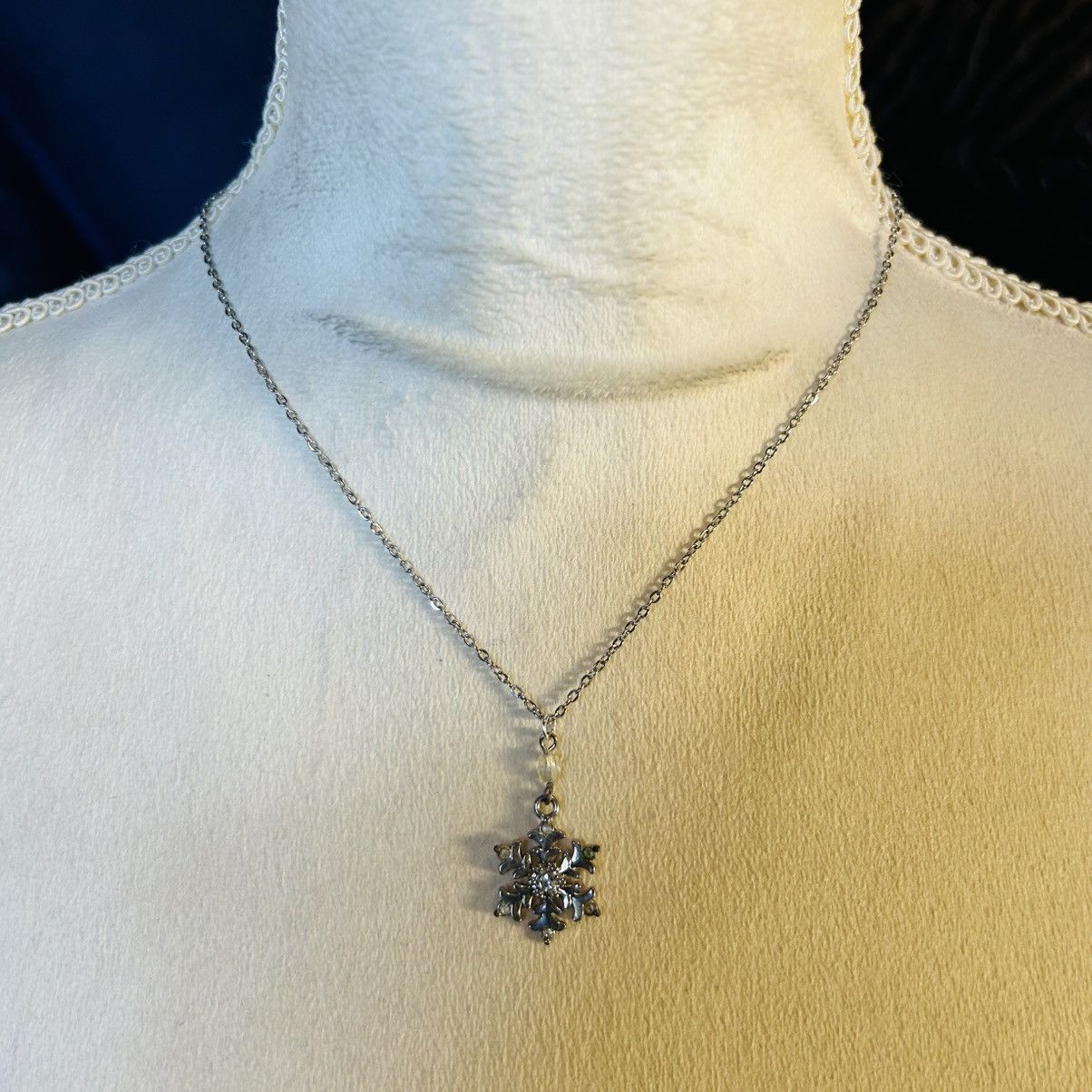 Handmade Handcrafted faceted clear rhinestone snowflake necklace Size ONE SIZE - 3 Thumbnail