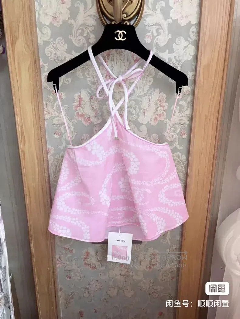 Chanel 25m pink suspenders
