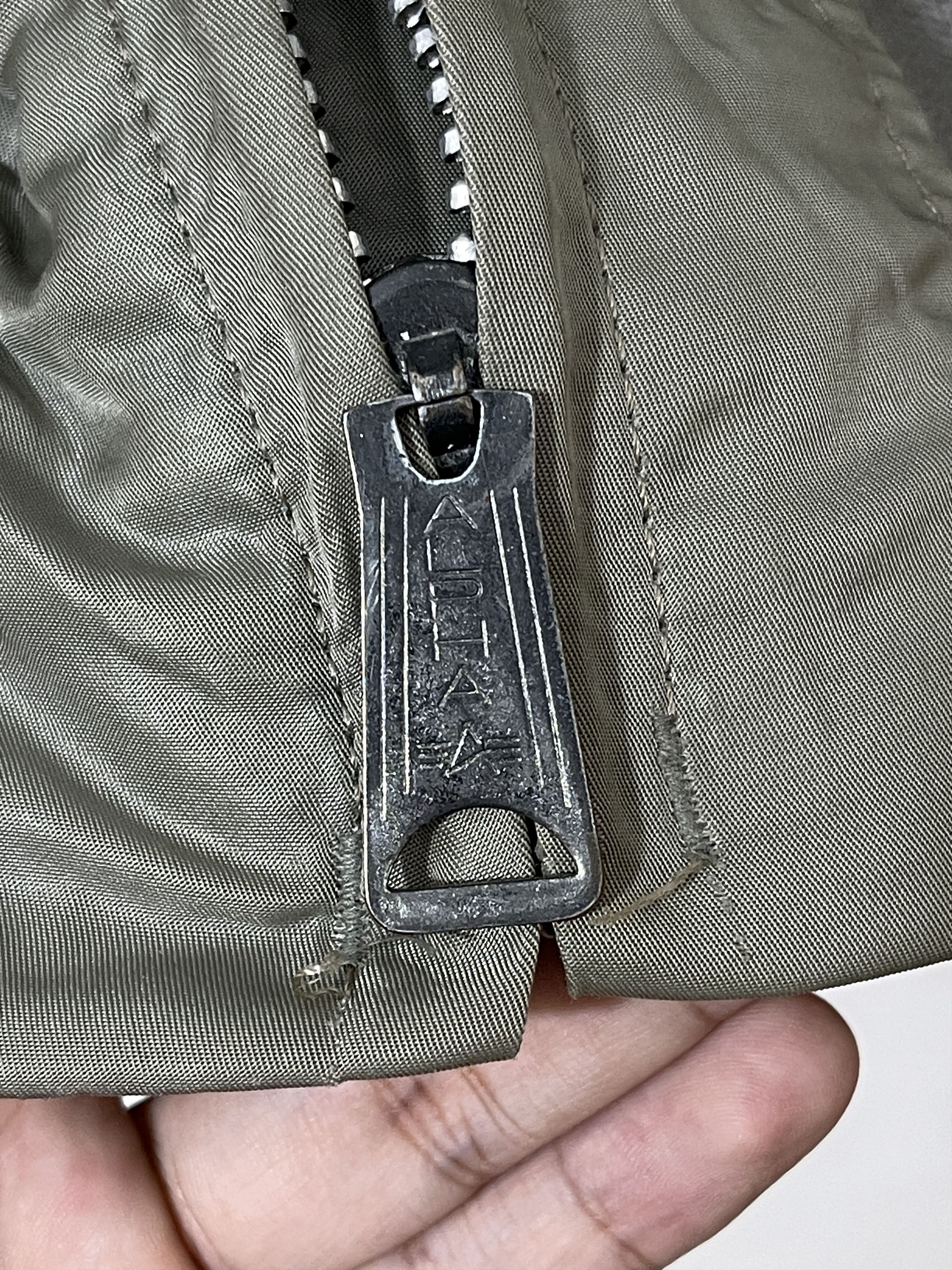 Alpha Industries Vintage Thrashed Alpha Industries USN Bomber Military Jacket Size US L / EU 52-54 / 3 - 6 Thumbnail