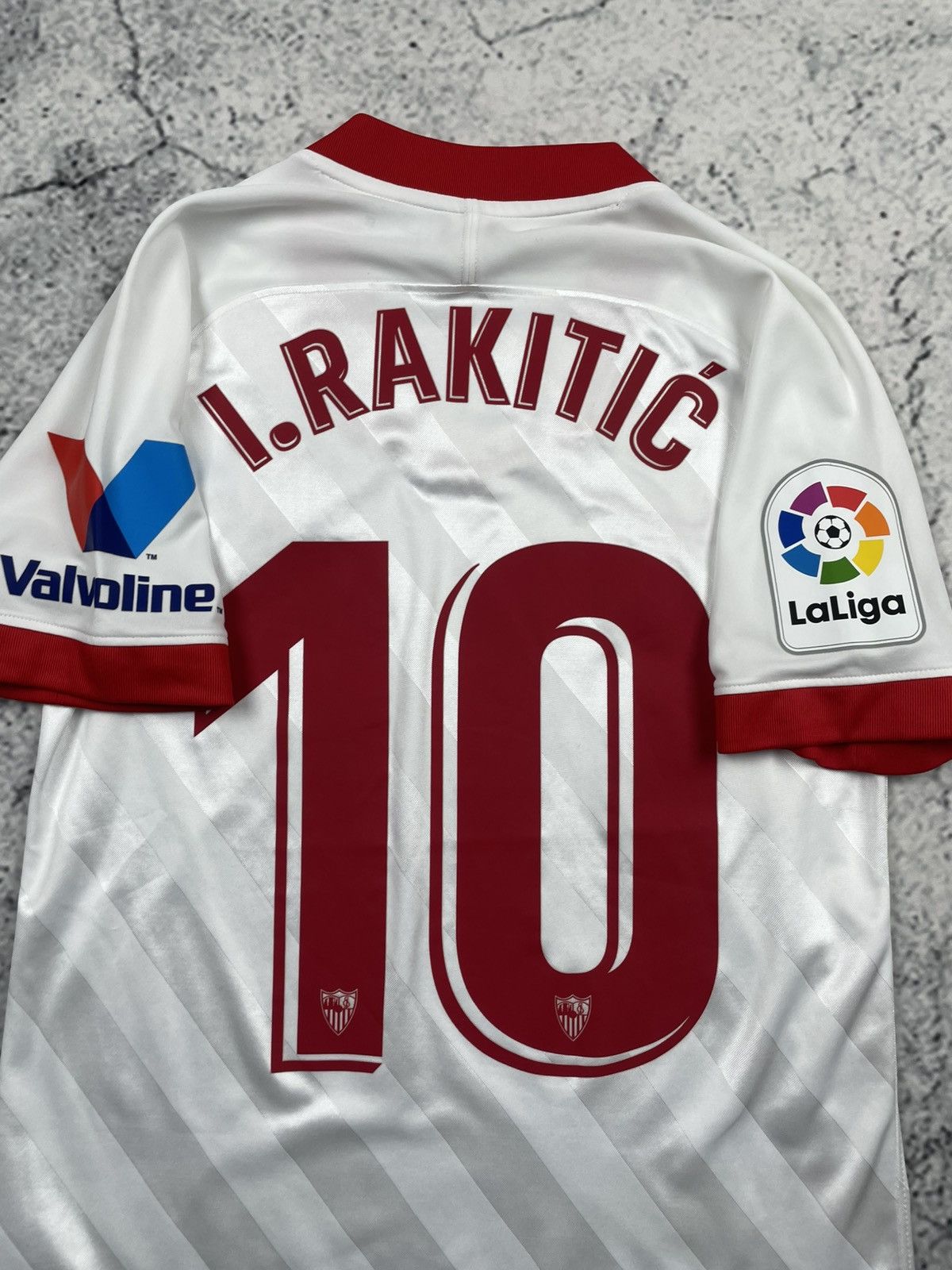 Nike Nike S Sevilla FC 20/21 Home #10 Rakitic Jersey eg Size US S / EU 44-46 / 1 - 10 Thumbnail