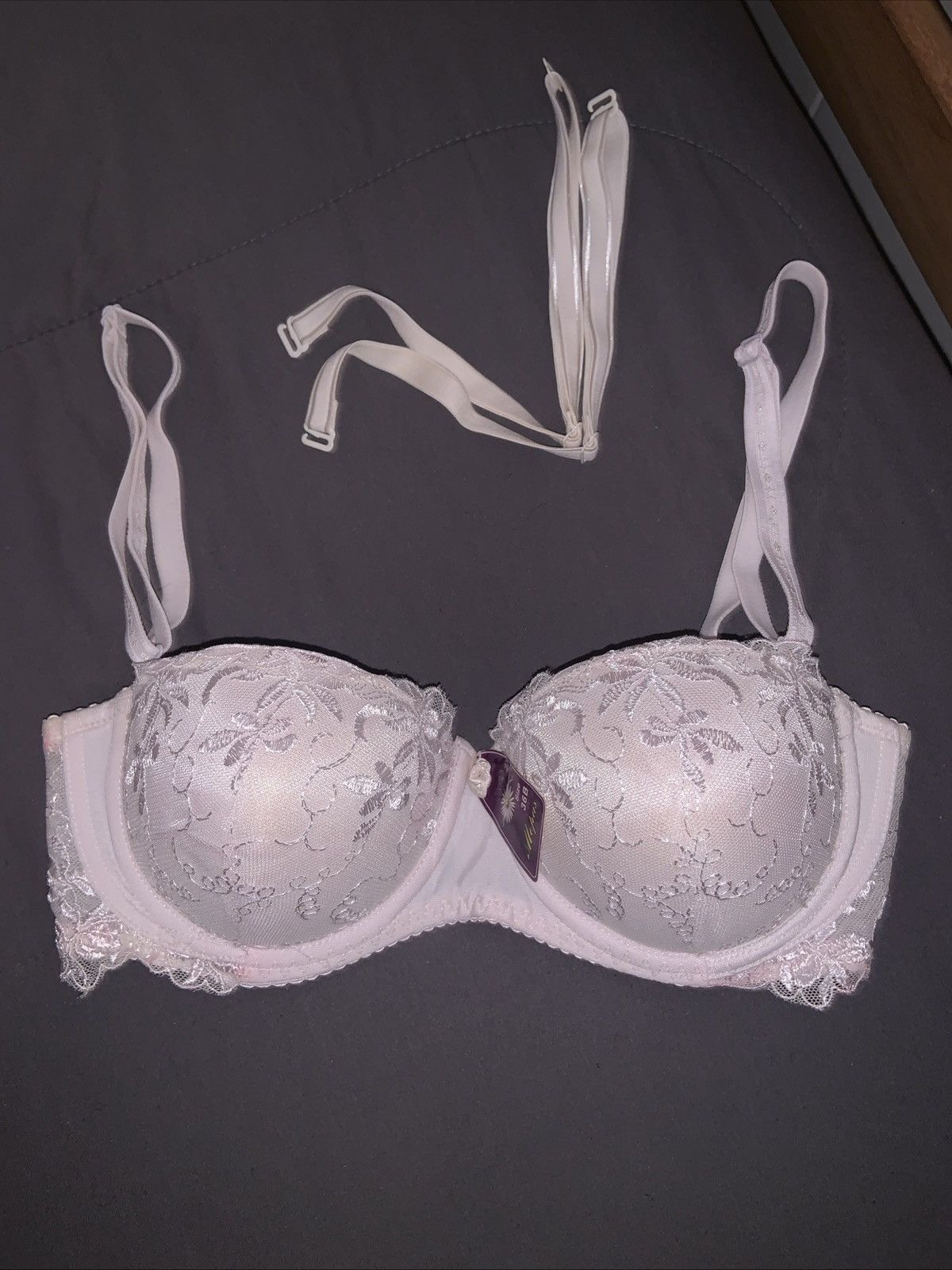 Other New Women’s Bra 36B - With Extra Straps - White Size ONE SIZE - 1 Thumbnail