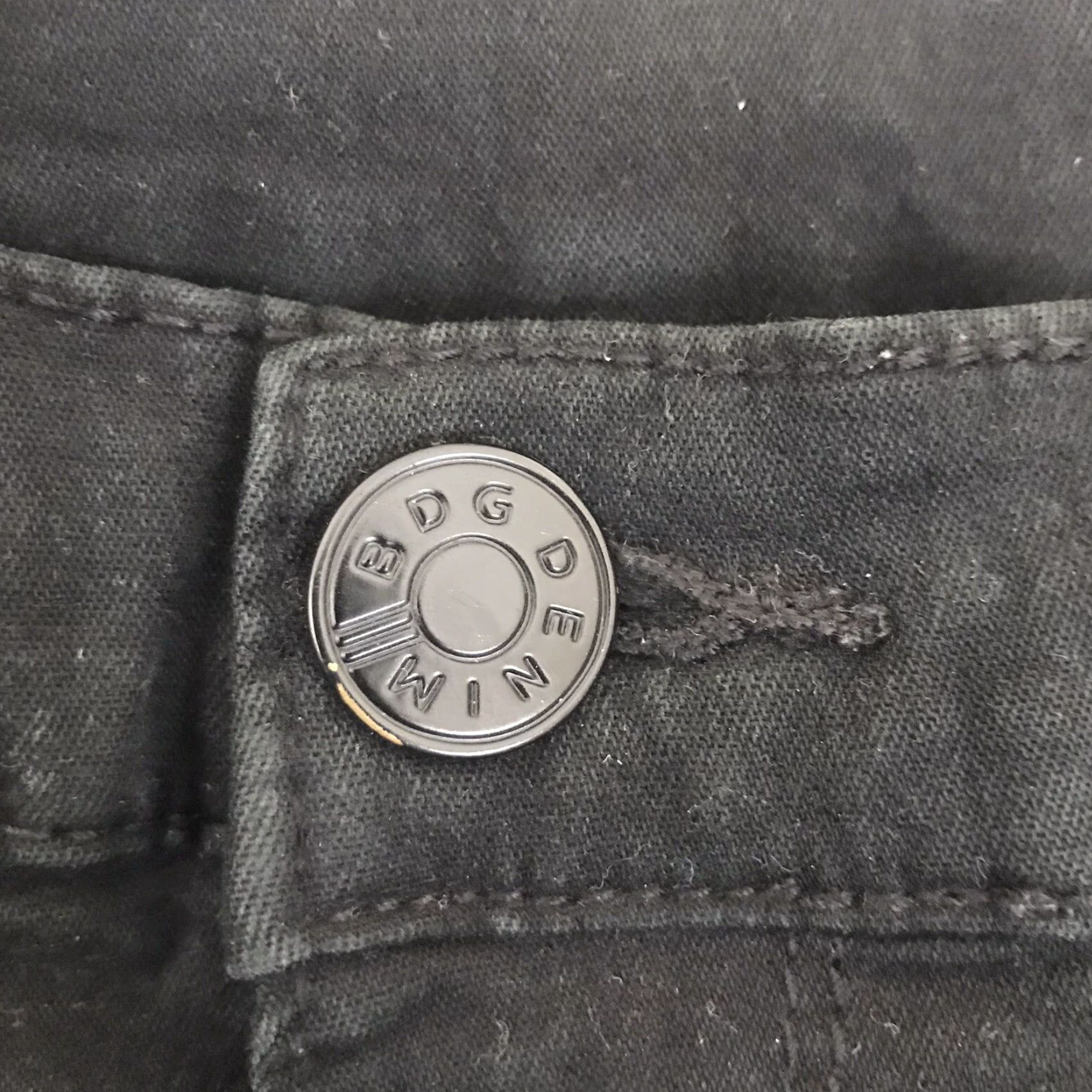 Bdg BDG Urban Outfitters Twig High Rise Black Jeans Size 25 Distressed Knee 5-Pocket Slim Skinny Stretch Denim Women Size 42" / US 20 - 4 Thumbnail