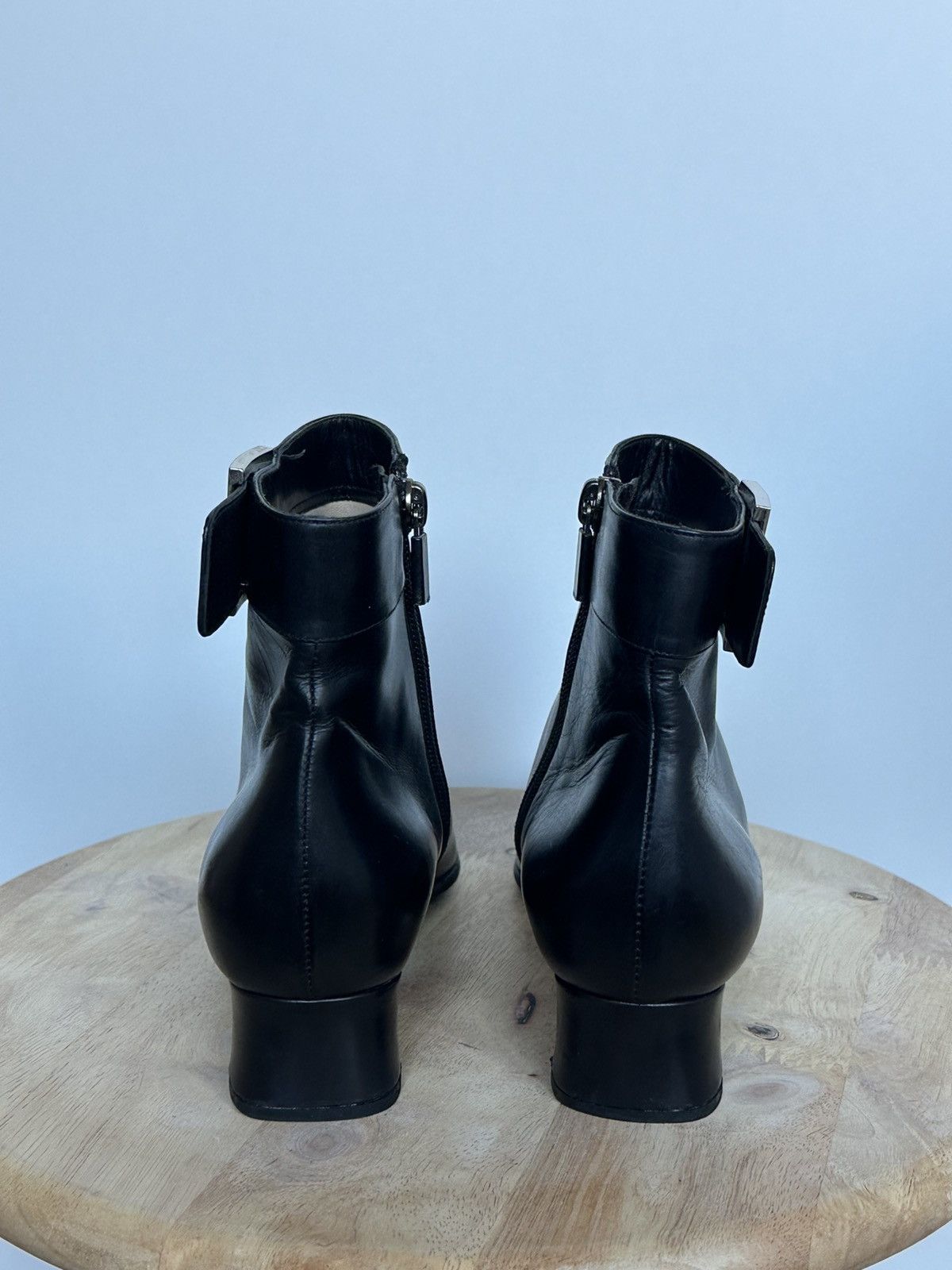 Louis Vuitton Louis Vuitton Black Leather Ankle Boots with Metal LV Buckle Size US 5 / IT 35 - 5 Thumbnail