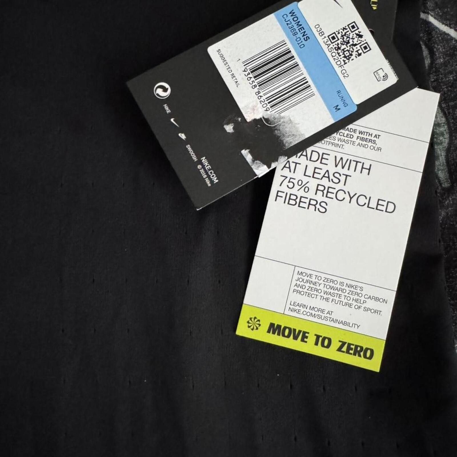 Nike Brand-New Size S / US 4 / IT 40 - 4 Thumbnail