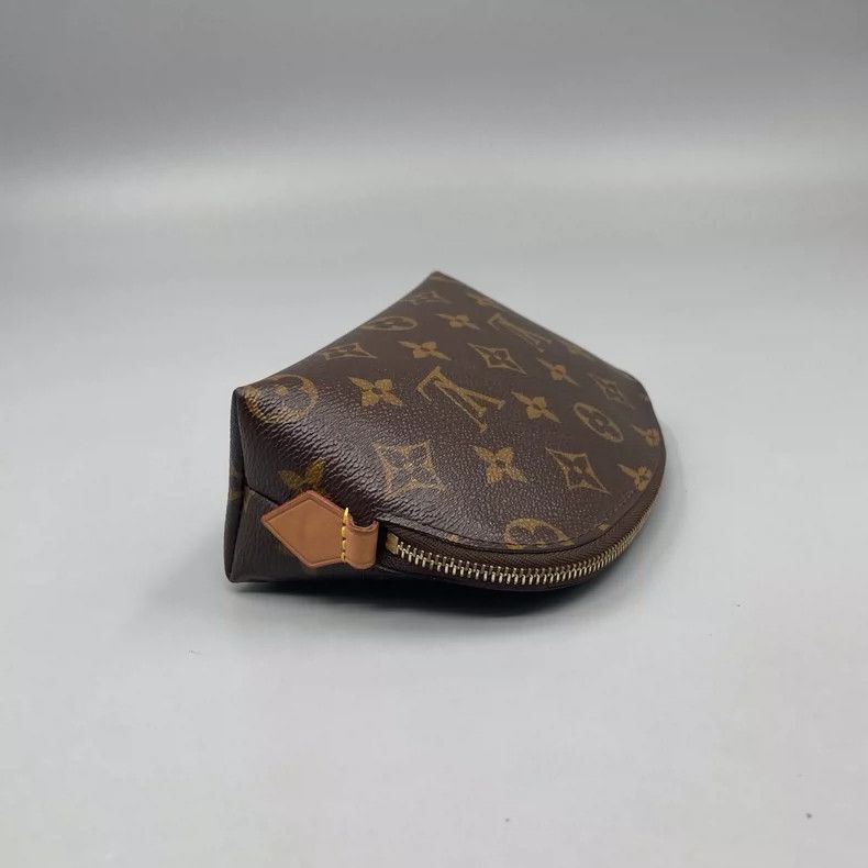 Louis Vuitton Louis Vuitton Monogram Cosmetic Pouch-2506 Size ONE SIZE - 5 Thumbnail