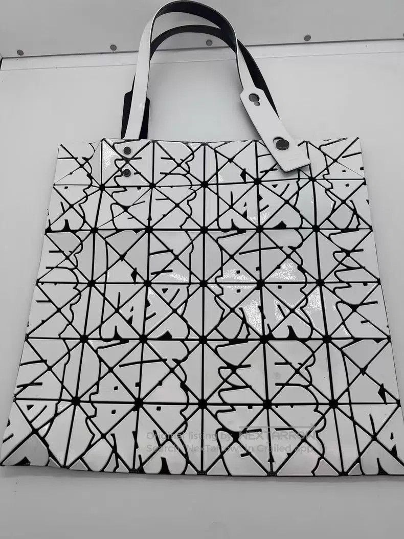 Issey Miyake Issey Miyake White Six-grid Bag Size ONE SIZE - 1 Thumbnail