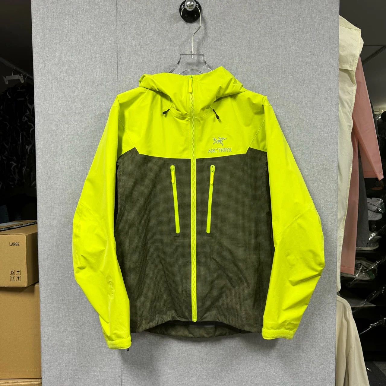 Arc'teryx Arc'teryx Alpha Jkt Green/Brown Blocked S Gd Minor Stains Size US S / EU 44-46 / 1 - 1 Thumbnail