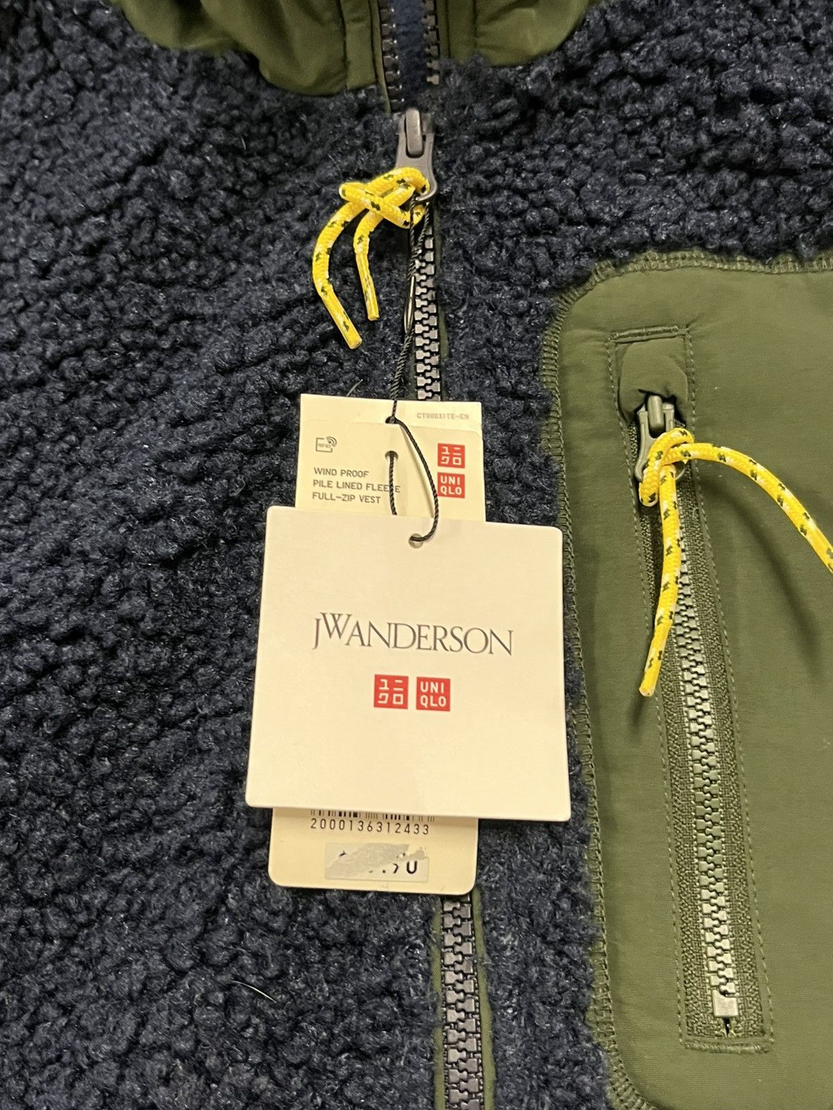 JW Anderson × Uniqlo JW Anderson Uniqlo deep pile hooded vest NWT gorpcore hype Size US XXS / EU 40 - 7 Thumbnail