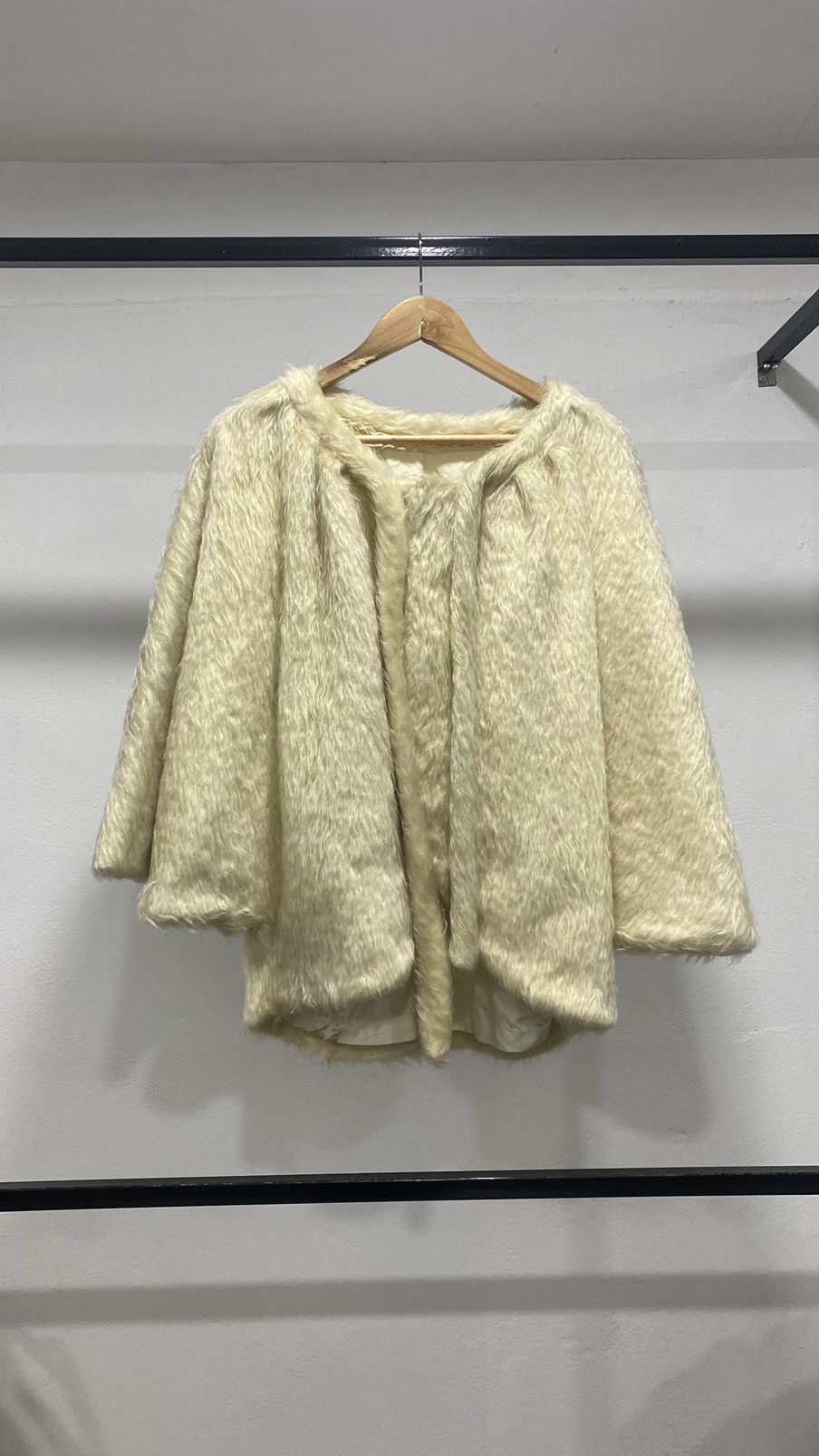 Other Vintage Cloaks Capes Fur Shaggy Punk Grunge Partina Mink Size ONE SIZE - 1 Thumbnail
