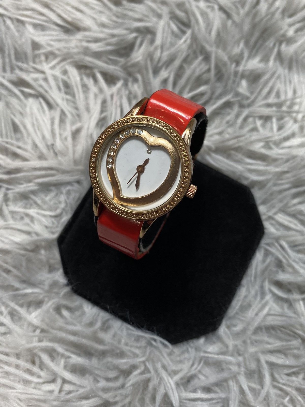 Japanese Brand × Jewelry × Vintage Heart-Shaped Red Strap Quartz Watch | Japanese Brand Size ONE SIZE - 1 Thumbnail