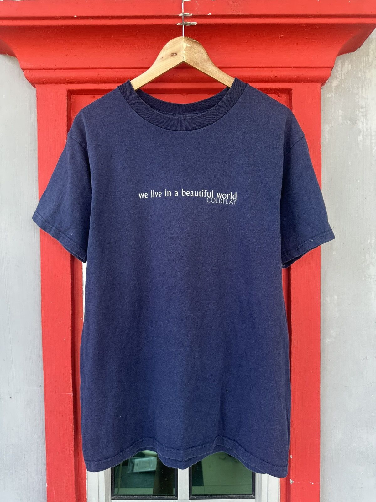Band Tees Vintage 2000 Coldplay We Live In A Beautiful World Tee Size US L / EU 52-54 / 3 - 1 Thumbnail