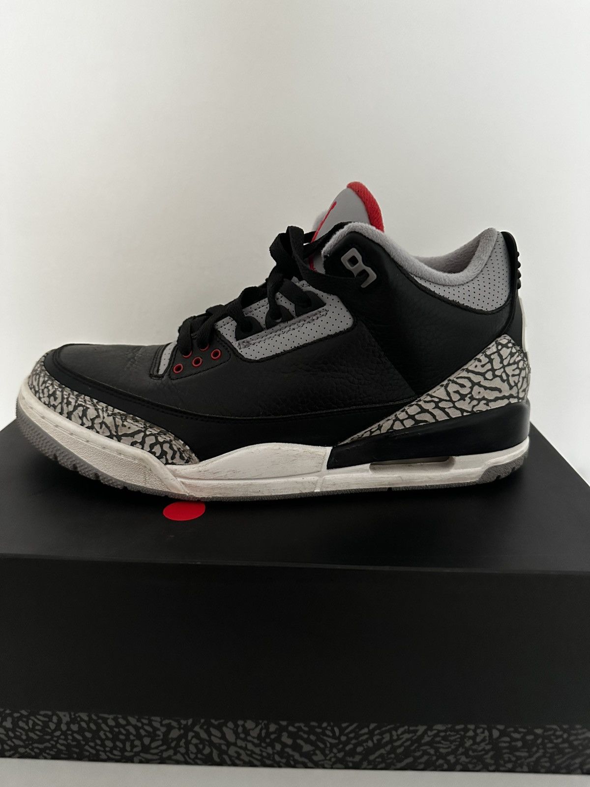 Jordan Brand Jordan 3s Black Cement 3s 2018 Size US 10.5 / EU 43-44 - 10 Thumbnail