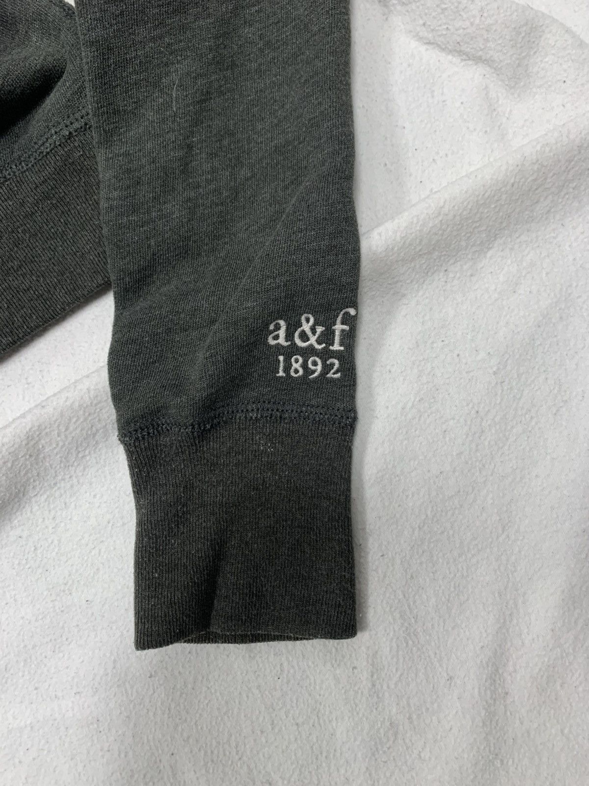 Abercrombie & Fitch × If Six Was Nine × Le Grande Bleu (L.G.B.) VINTAGE ABERCROMBIE FITCH FAUX FUR CROPPED ZIP HOODIE Size L / US 10 / IT 46 - 7 Thumbnail
